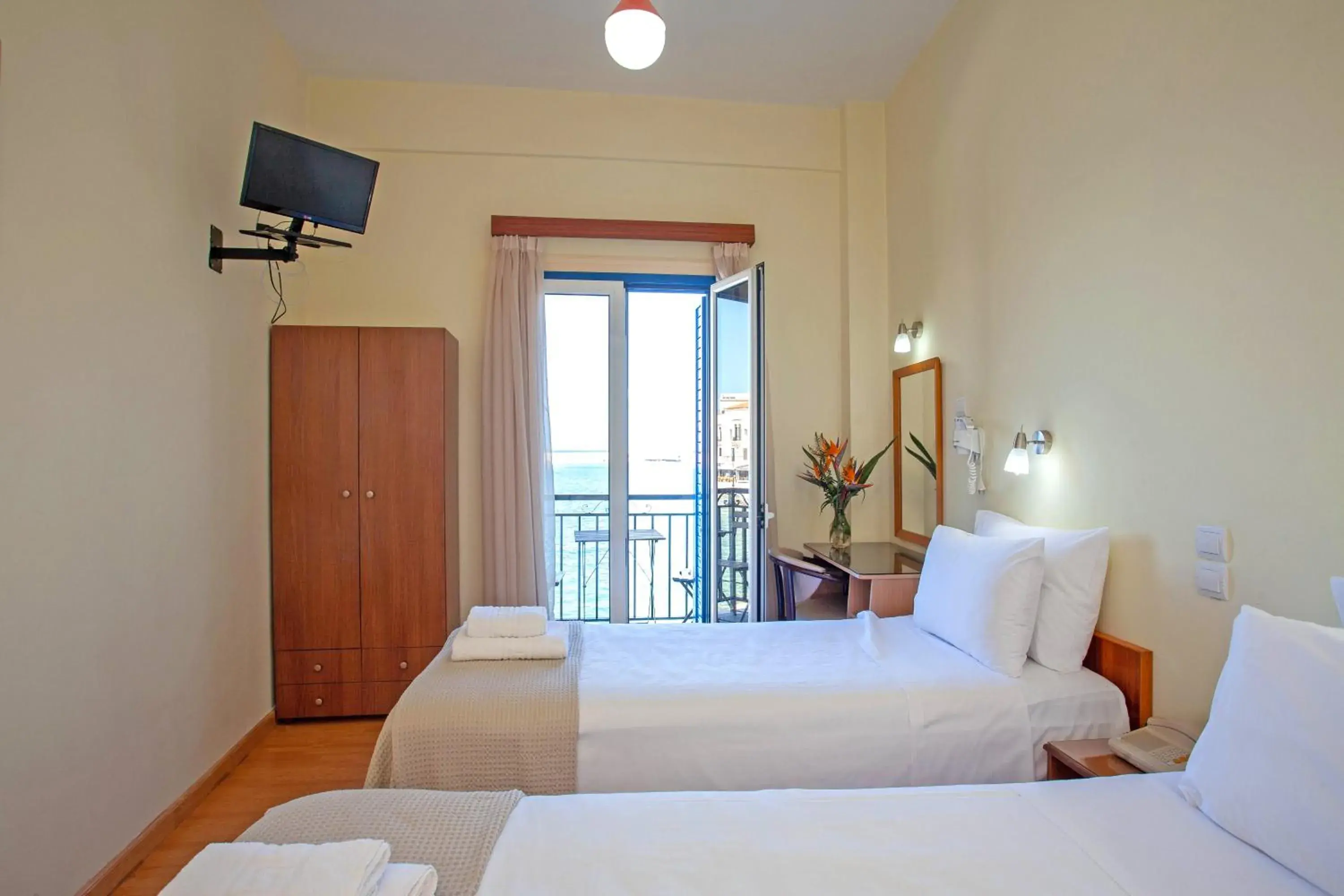 Triple Room with Sea View in Lucia Hotel Triple Room with Sea View in Lucia Hotel