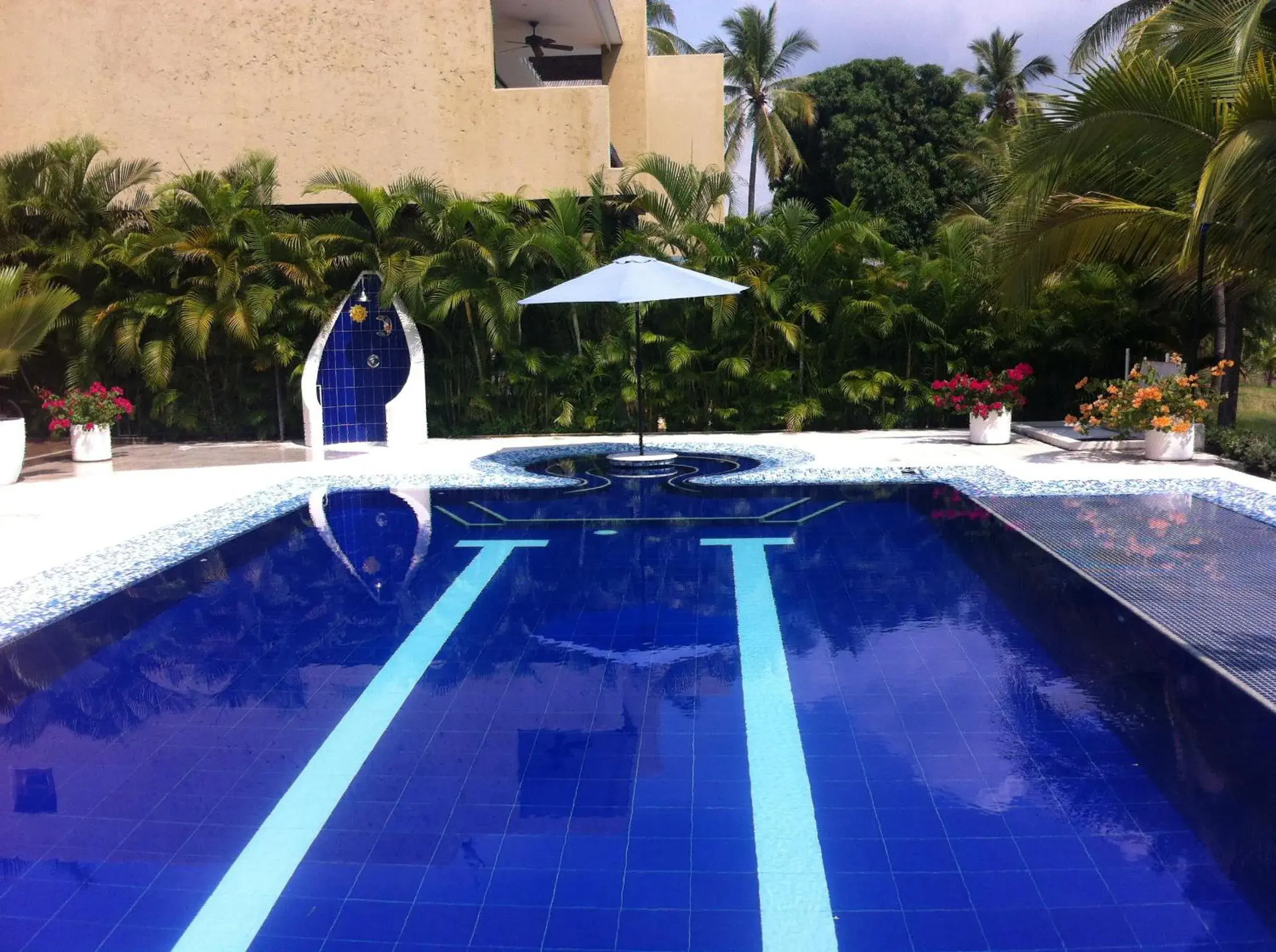 HERMOSA CASAQUINTA FAMILIAR CONDOMINIO CAMPESTRE EL PEÑON Piscina Privada Campo de Golf HERMOSA CASAQUINTA FAMILIAR CONDOMINIO CAMPESTRE EL PEÑON Piscina Privada Campo de Golf