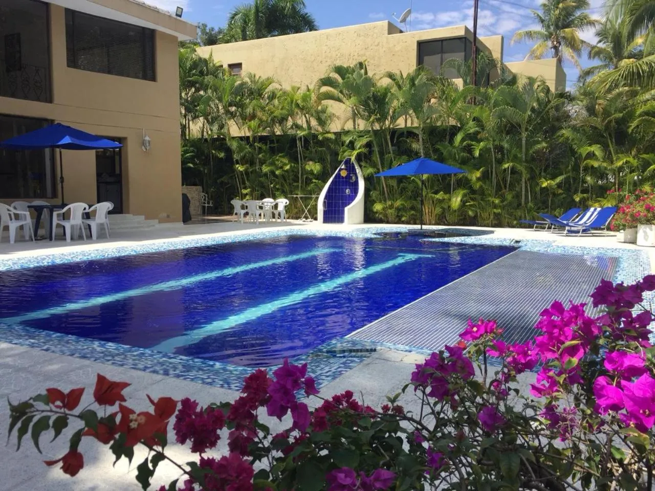 HERMOSA CASAQUINTA FAMILIAR CONDOMINIO CAMPESTRE EL PEÑON Piscina Privada Campo de Golf
