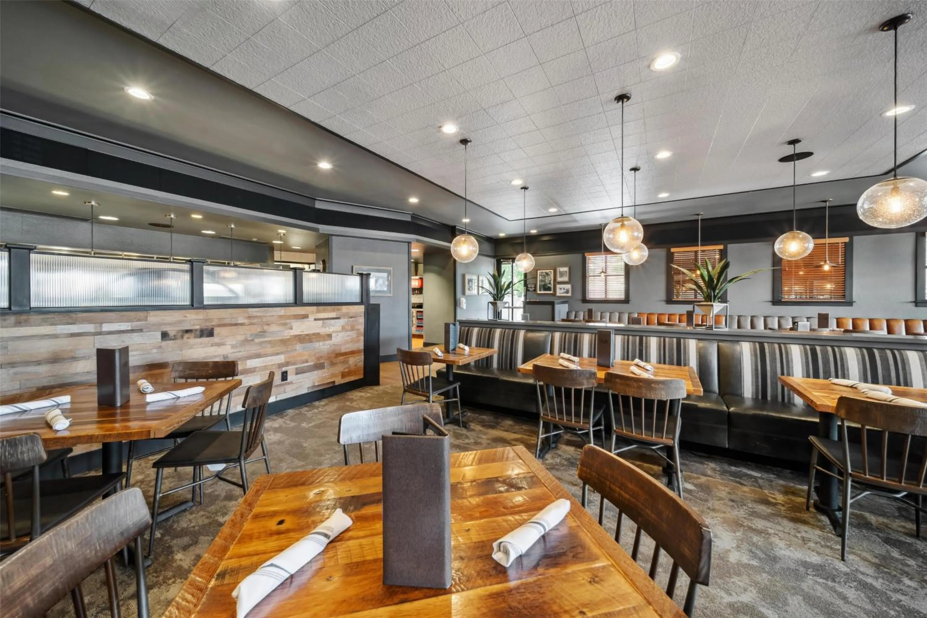 Restaurant/places to eat in Best Western Plus Hilltop Inn