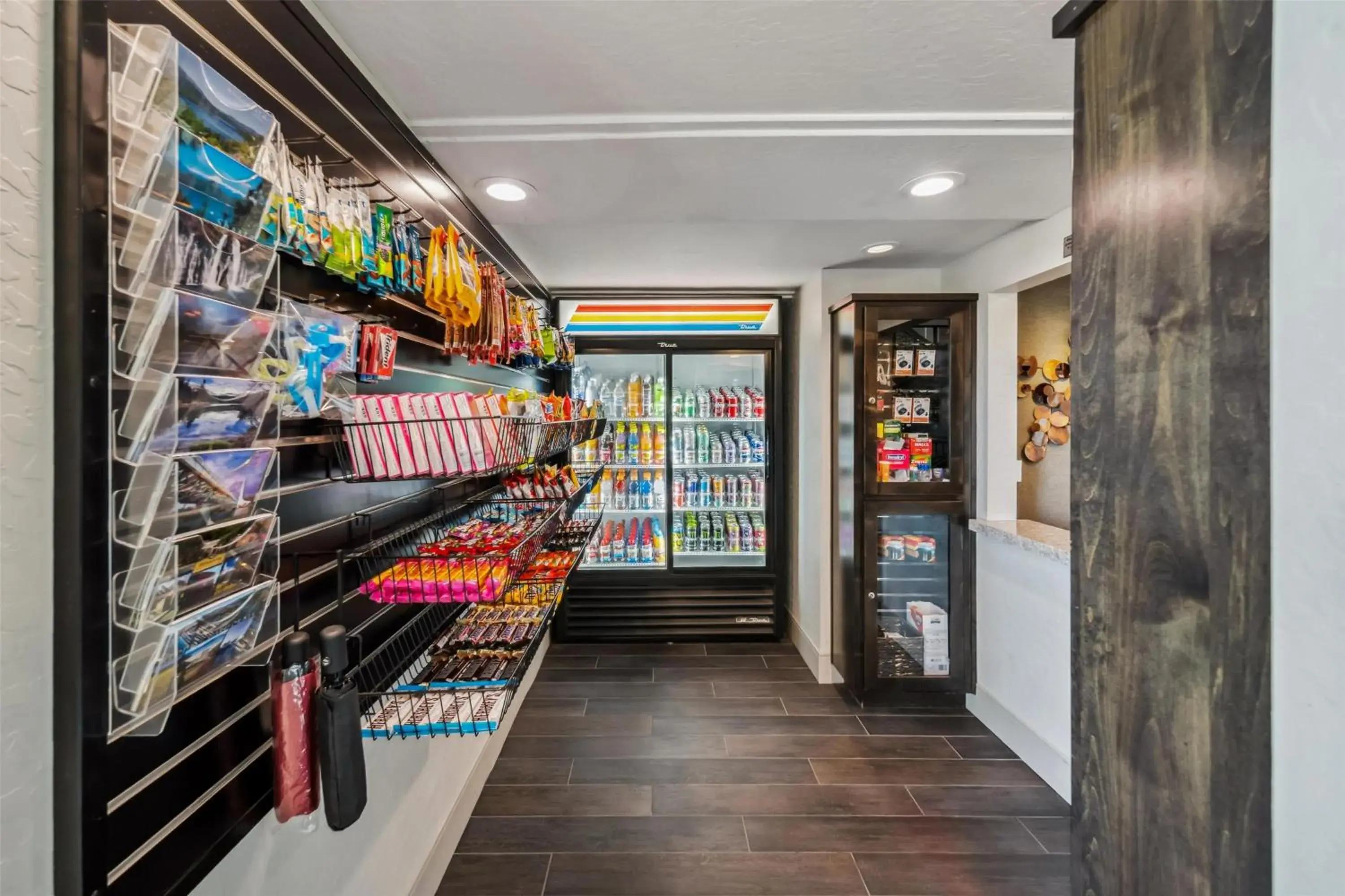 Property building in Best Western Plus Hilltop Inn Property building in Best Western Plus Hilltop Inn