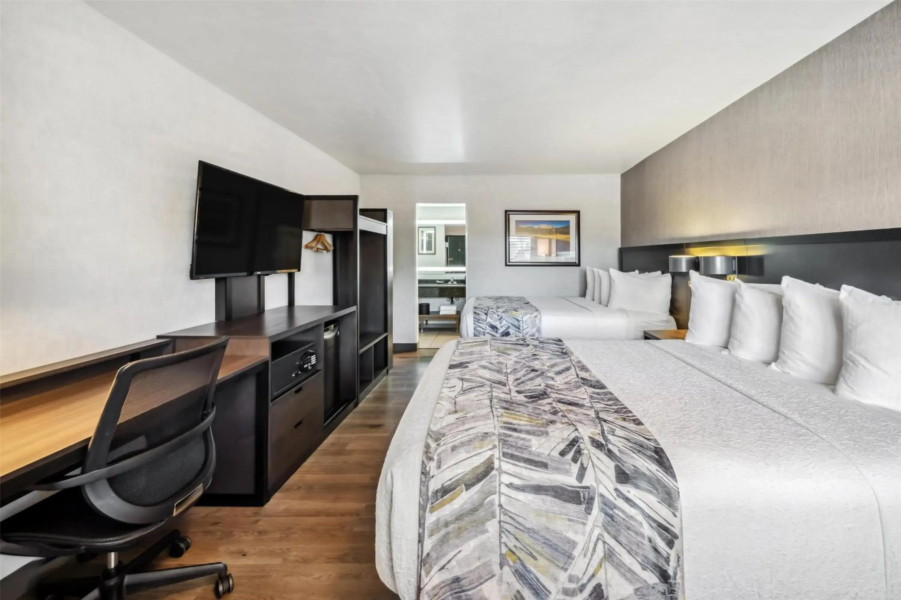 Queen Room with Two Queen Beds - Non-Smoking in Best Western Plus Hilltop Inn Queen Room with Two Queen Beds - Non-Smoking in Best Western Plus Hilltop Inn