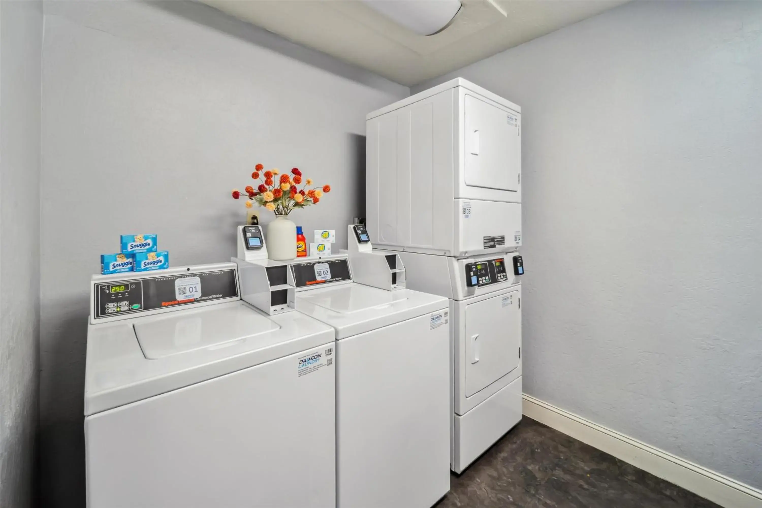 Property building in Best Western Plus Hilltop Inn Property building in Best Western Plus Hilltop Inn