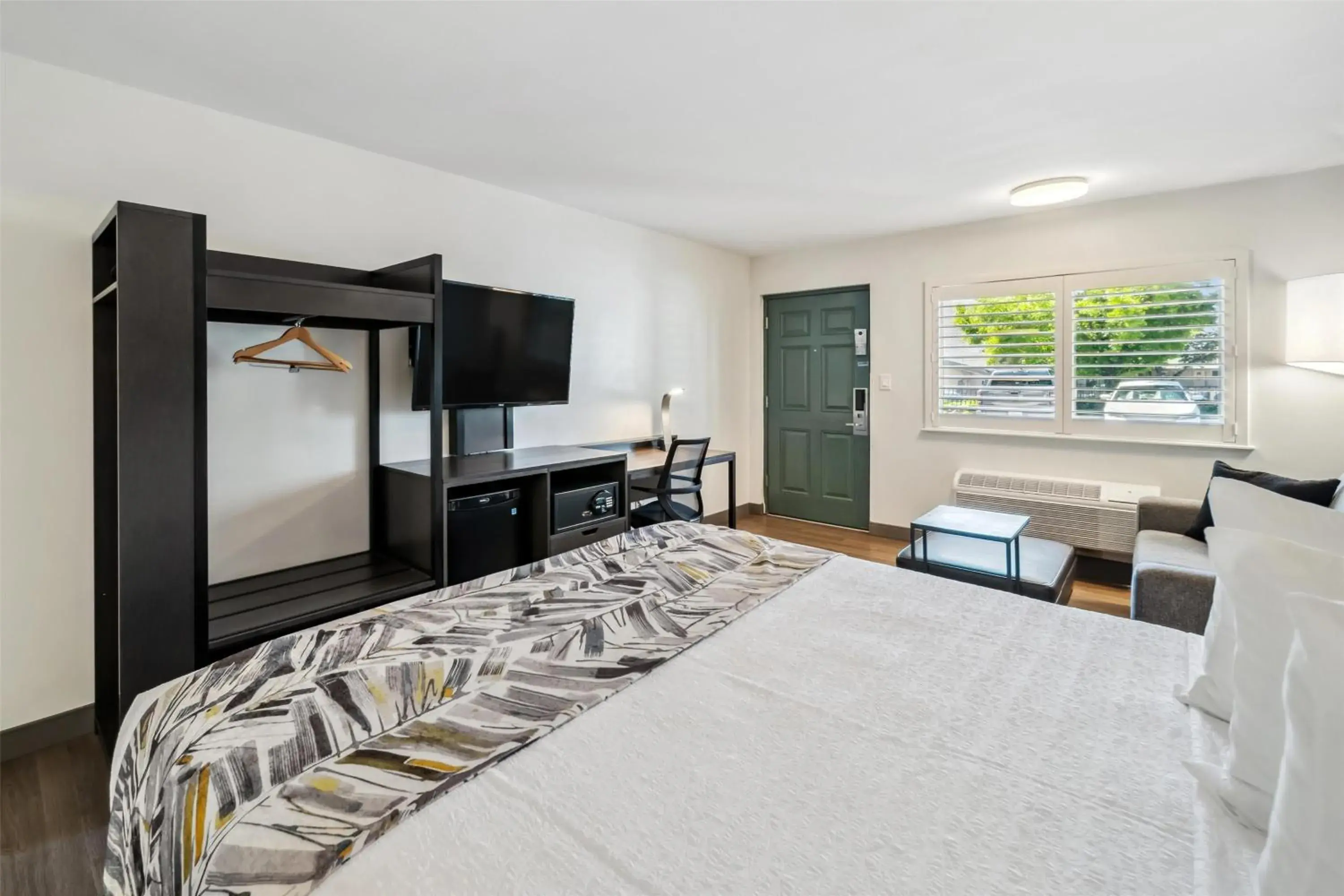 Bedroom, Bed in Best Western Plus Hilltop Inn Bedroom, Bed in Best Western Plus Hilltop Inn