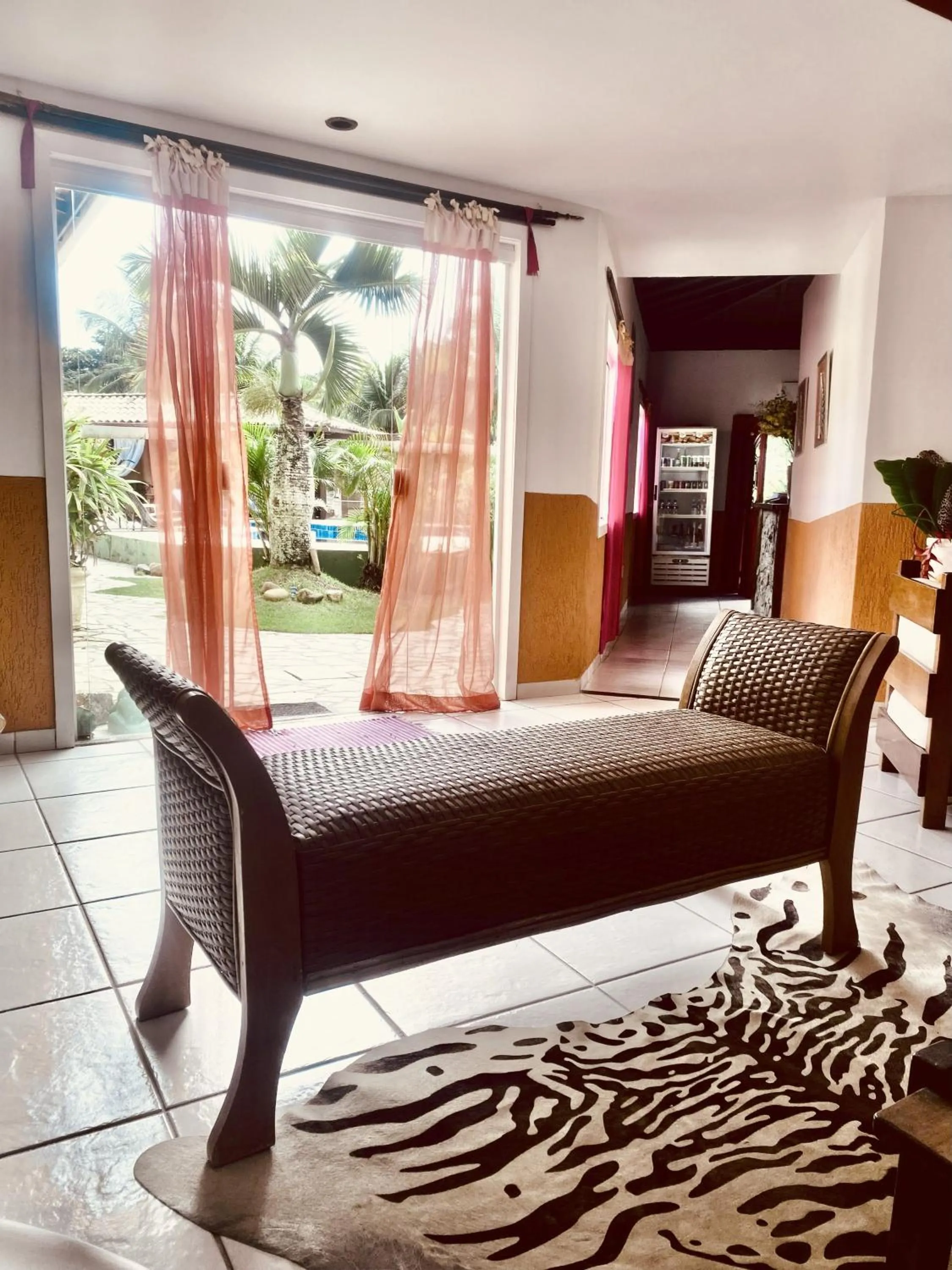 Communal lounge/ TV room in Villa Baobá Pousada & Spa