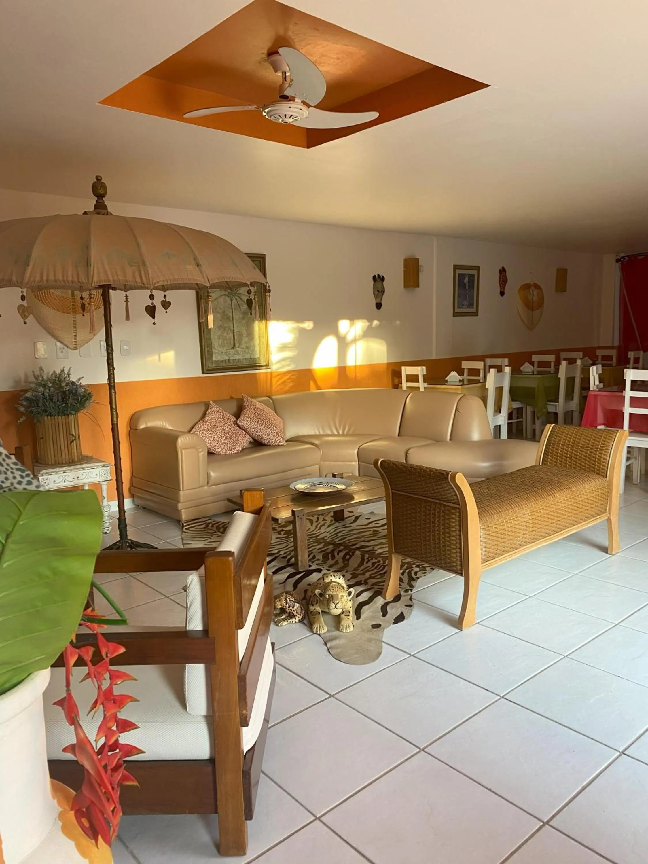 Communal lounge/ TV room in Villa Baobá Pousada & Spa