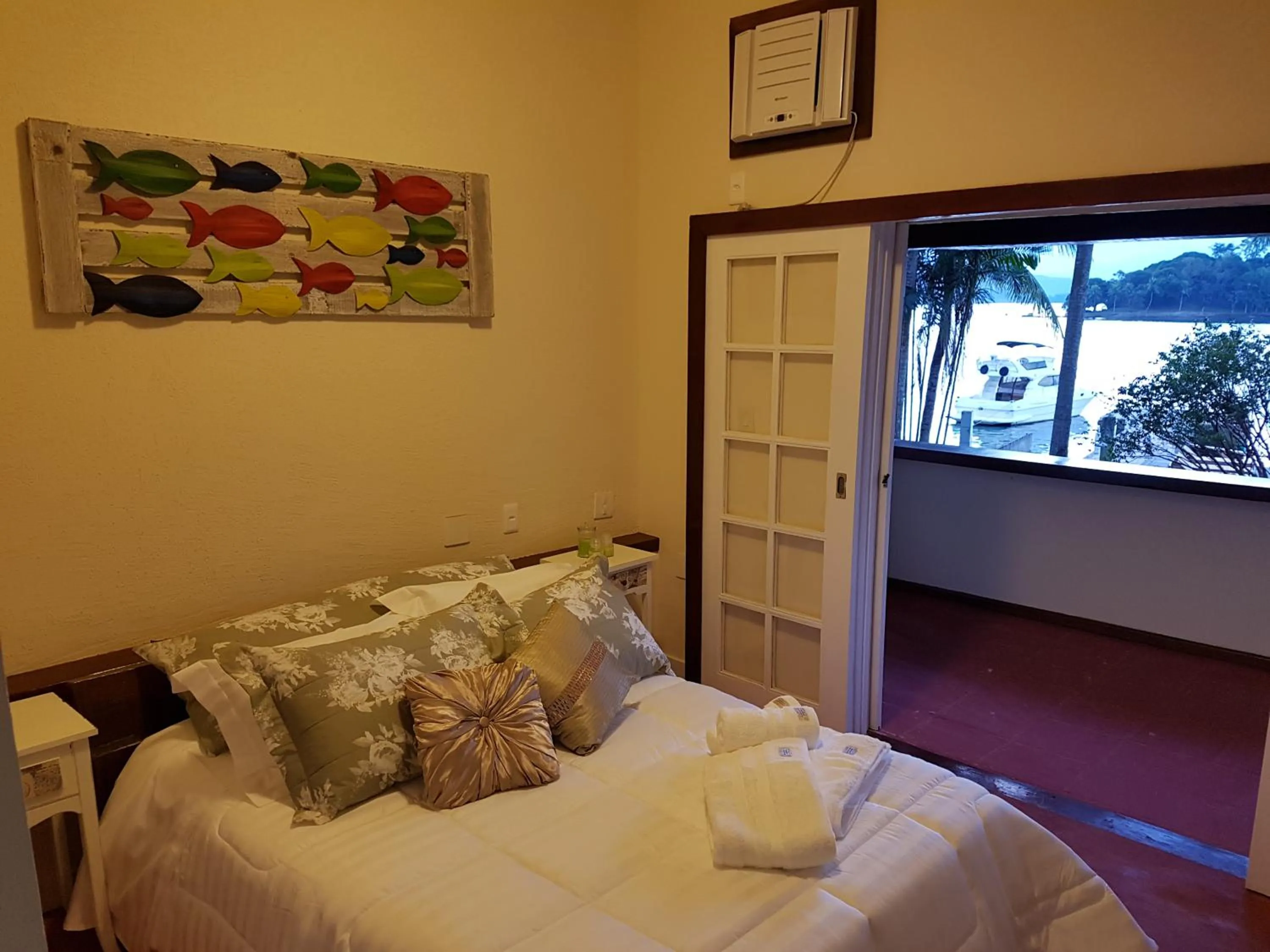 Photo of the whole room, Bed in Pousada Costa do Sapê