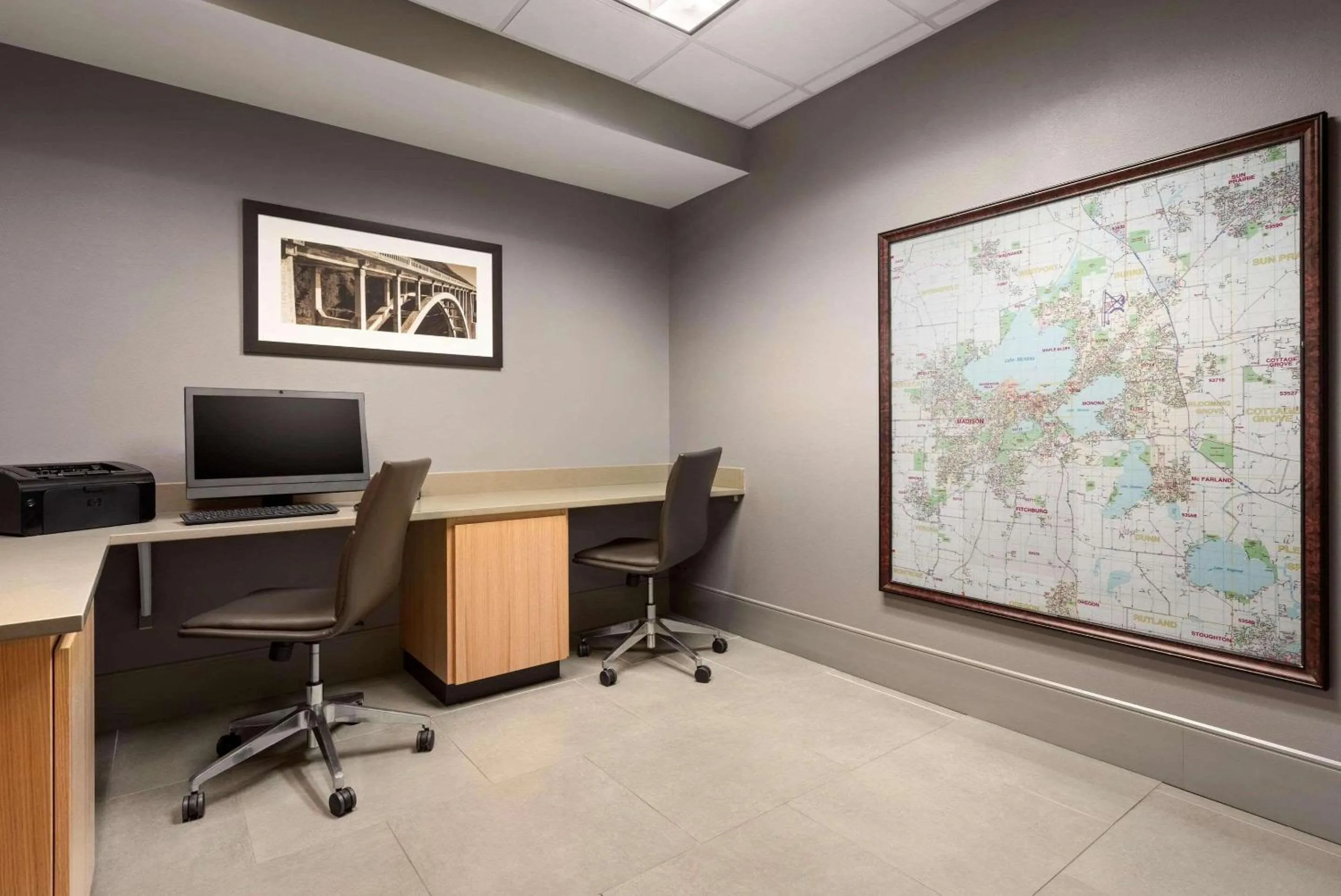 Business facilities in Country Inn & Suites by Radisson, Madison West, WI