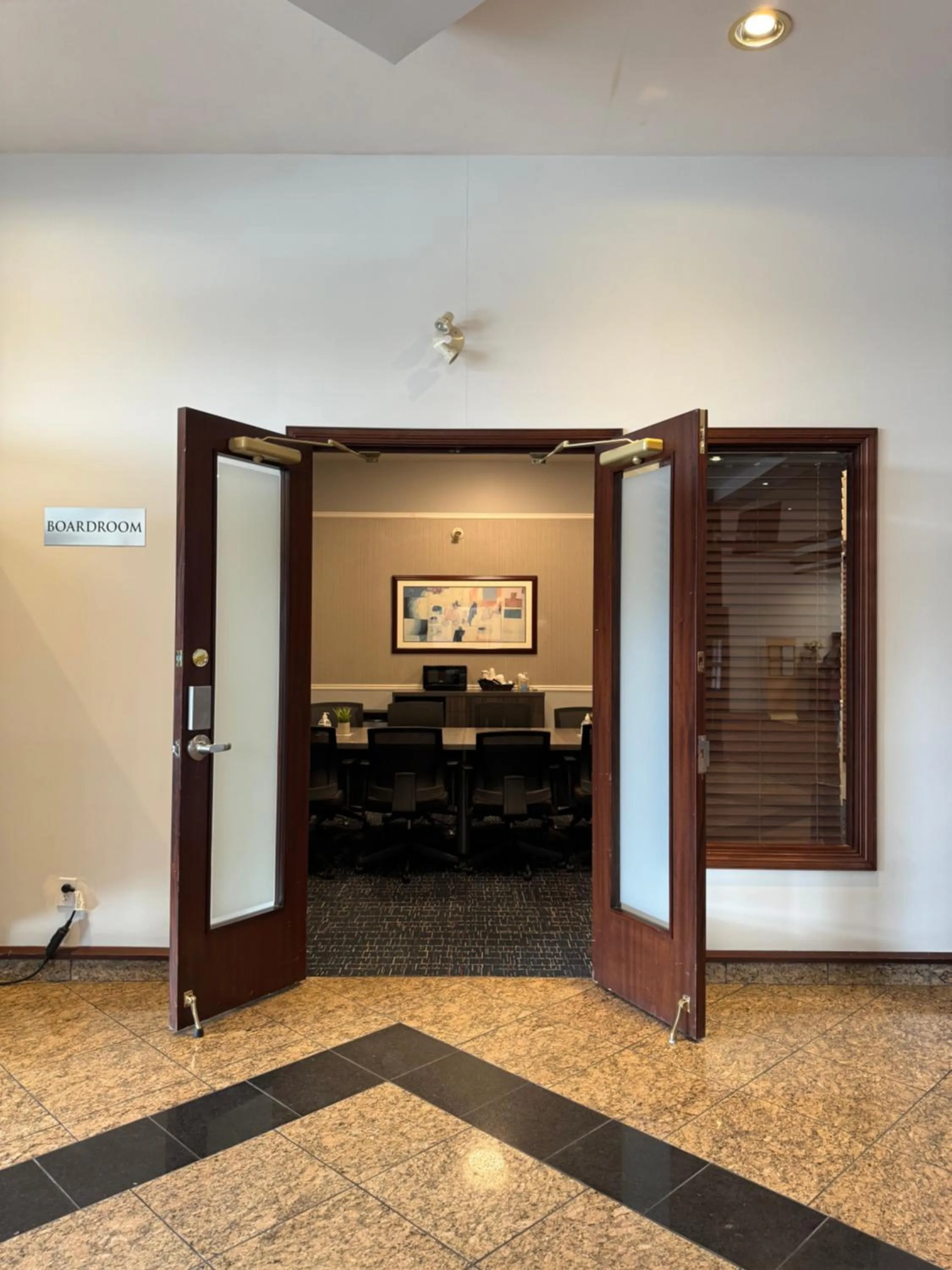 Meeting/conference room in Divya Sutra Plaza and Conference Centre Calgary Airport
