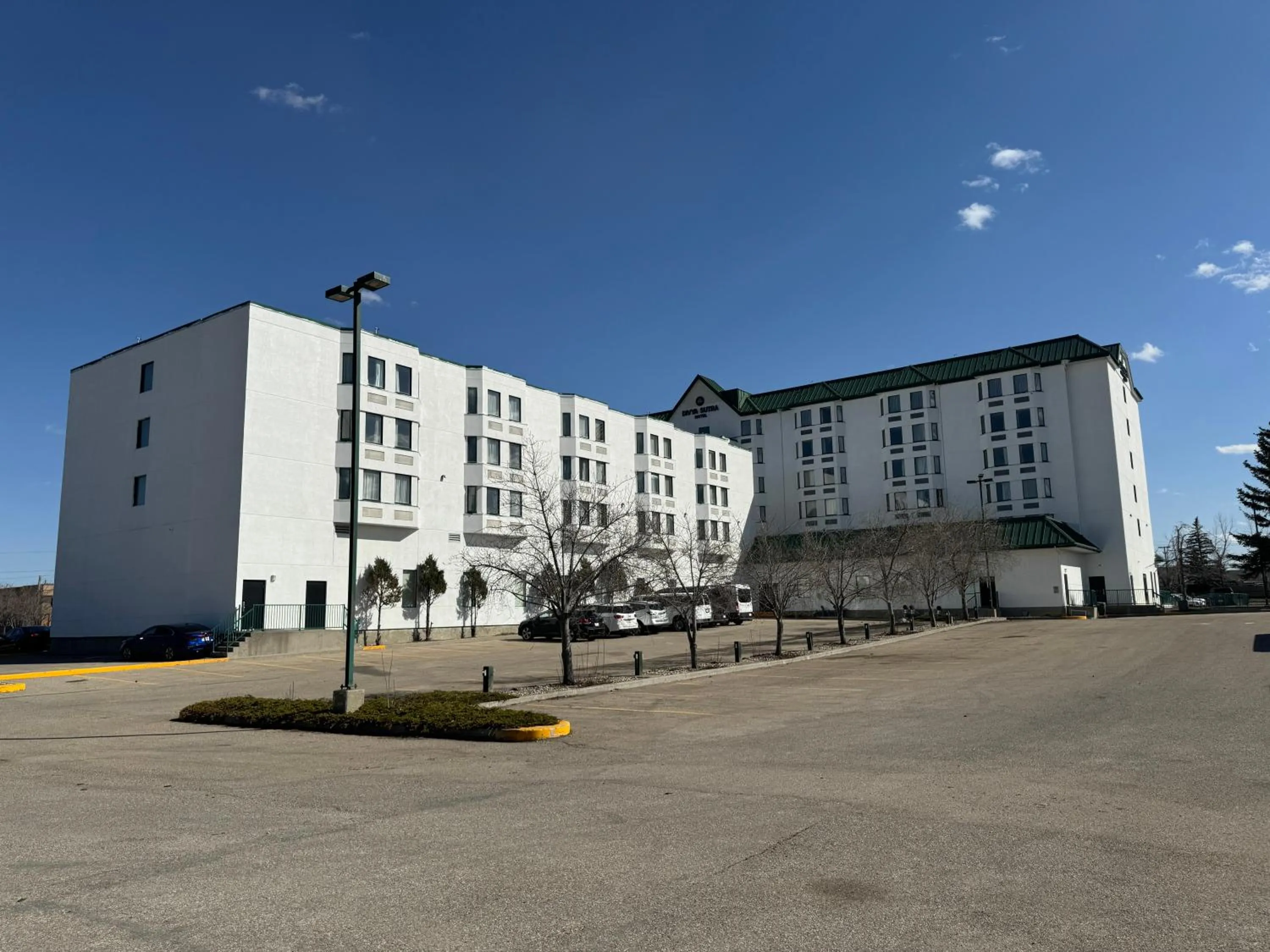 Property building in Divya Sutra Plaza and Conference Centre Calgary Airport