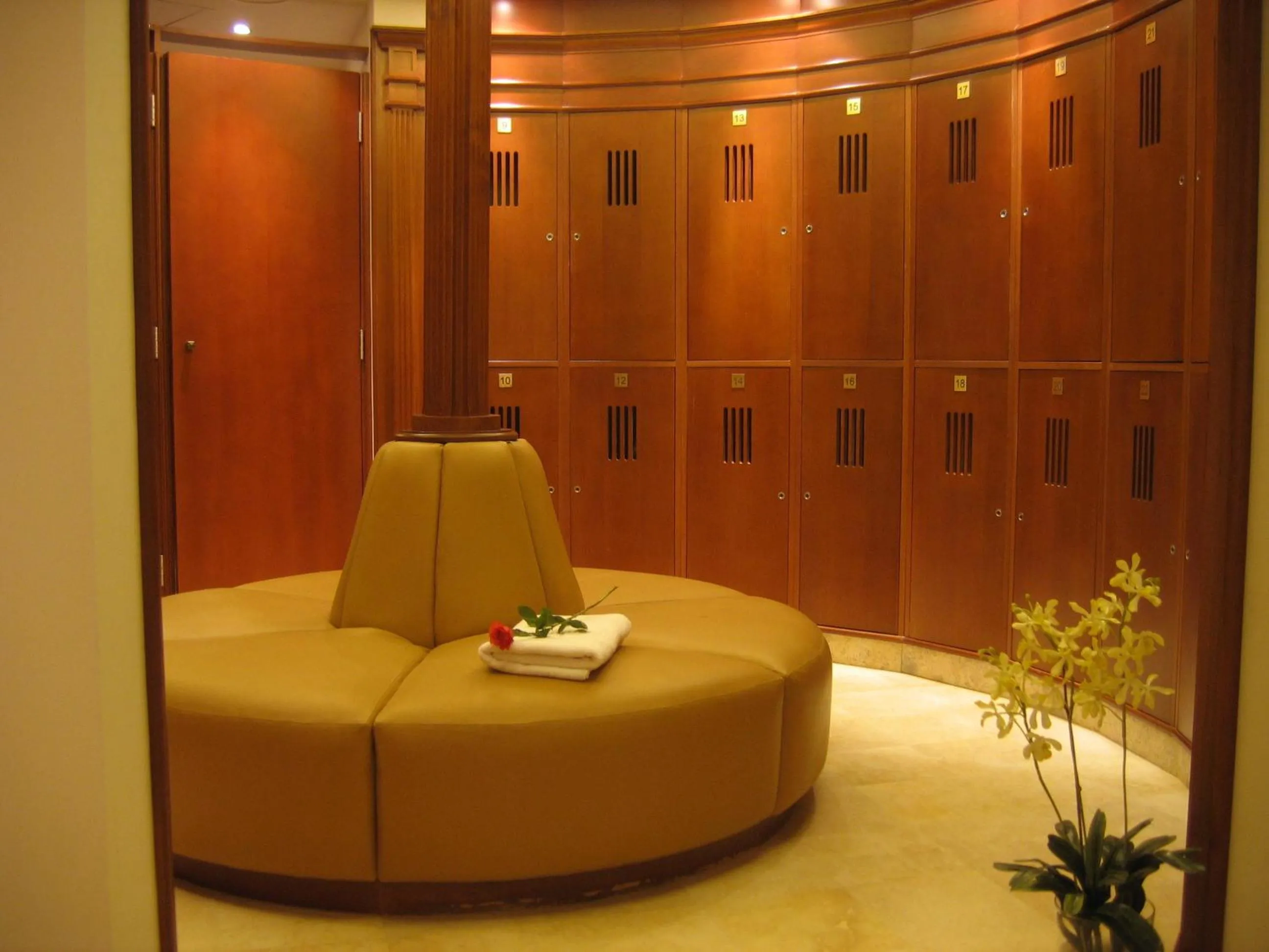 Spa and wellness centre/facilities in Swiss Inn Plaza Hotel