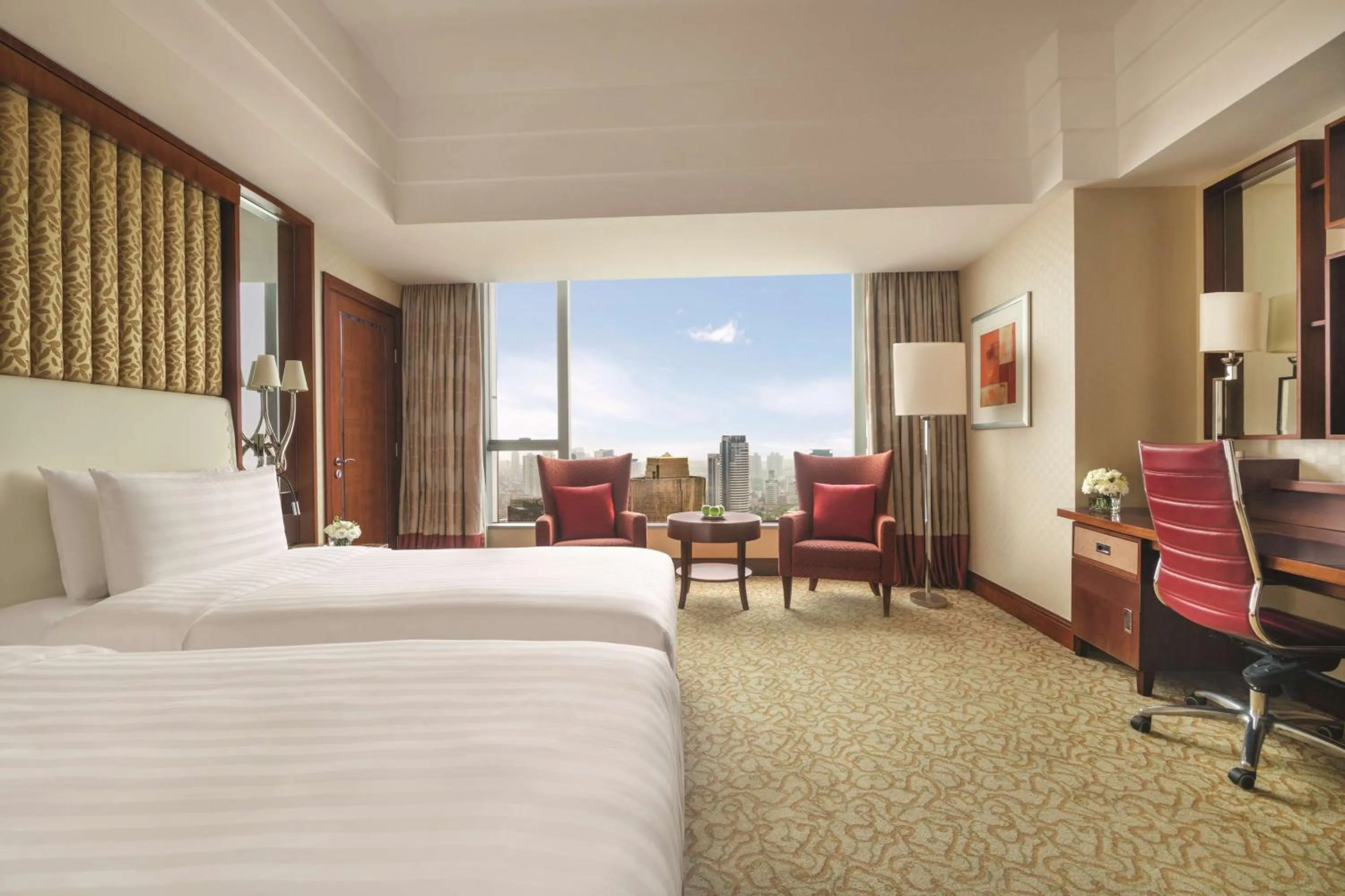 Photo of the whole room, Bed in Shangri-La Ningbo - The Three Rivers Intersection