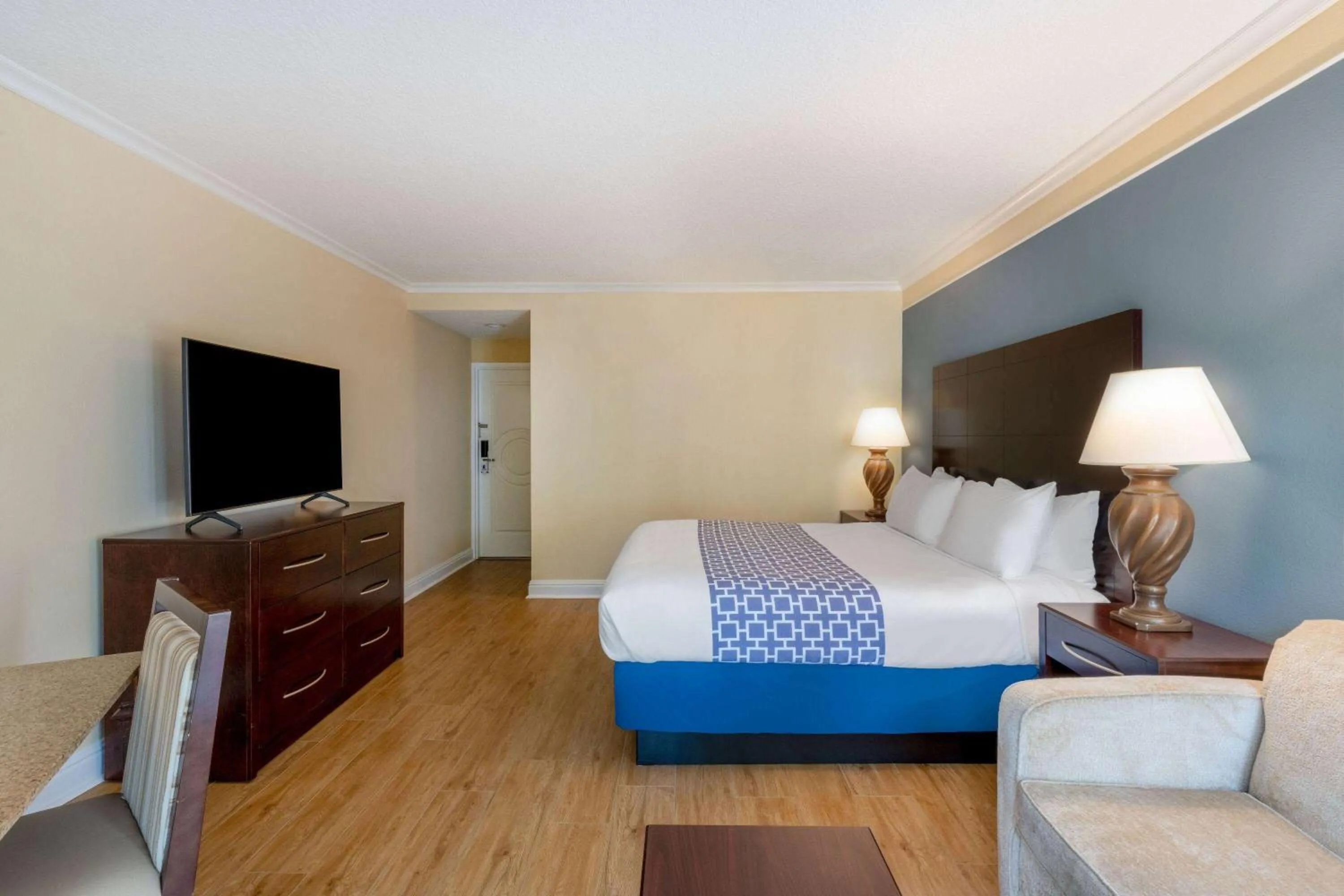 Photo of the whole room, Bed in Safety Harbor Resort & Spa Trademark Collection by Wyndham