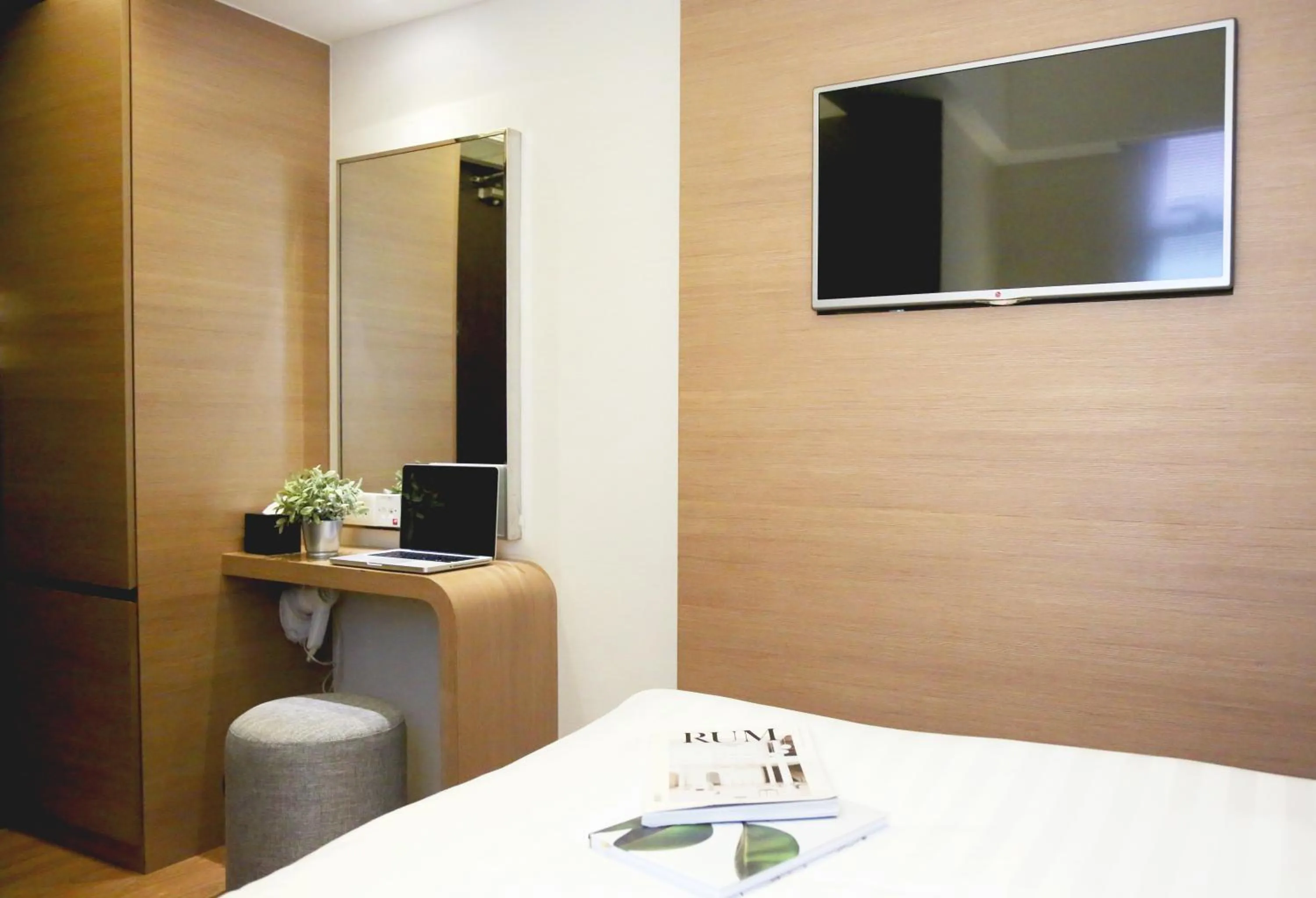 bunk bed, Bed in Bridal Tea House Hotel - Yaumatei