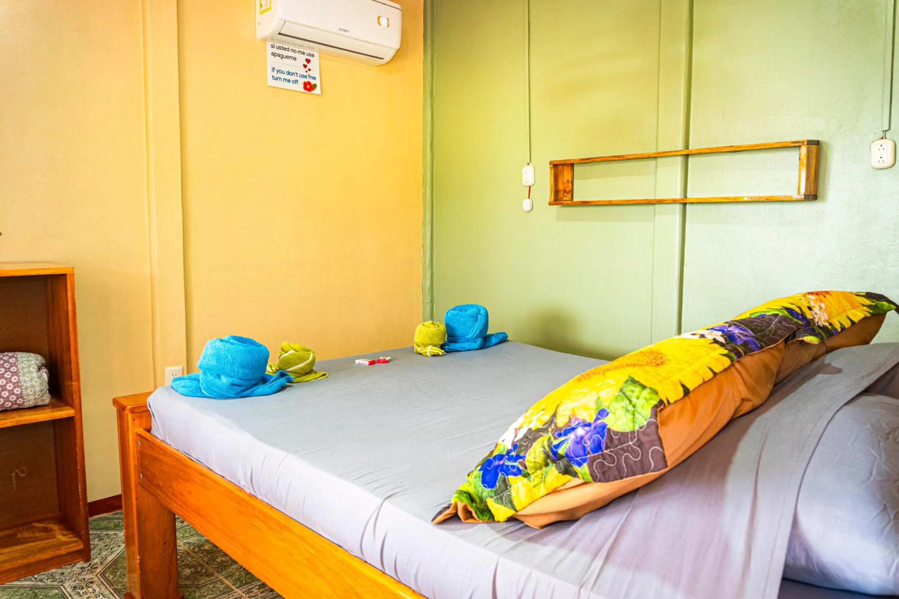 Bed in Hotel Casa Gitana Corcovado Tour operador