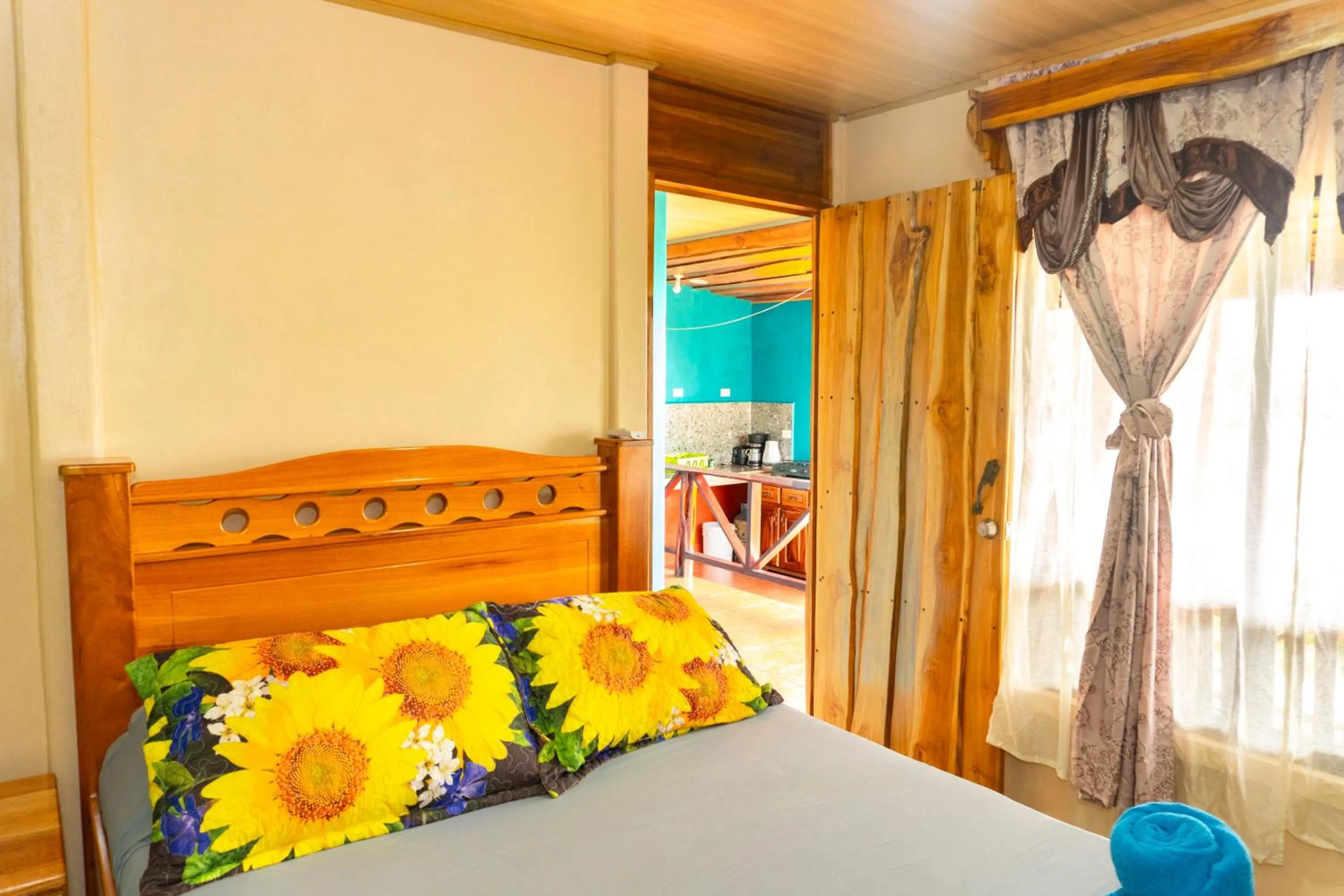 Bed in Hotel Casa Gitana Corcovado Tour operador