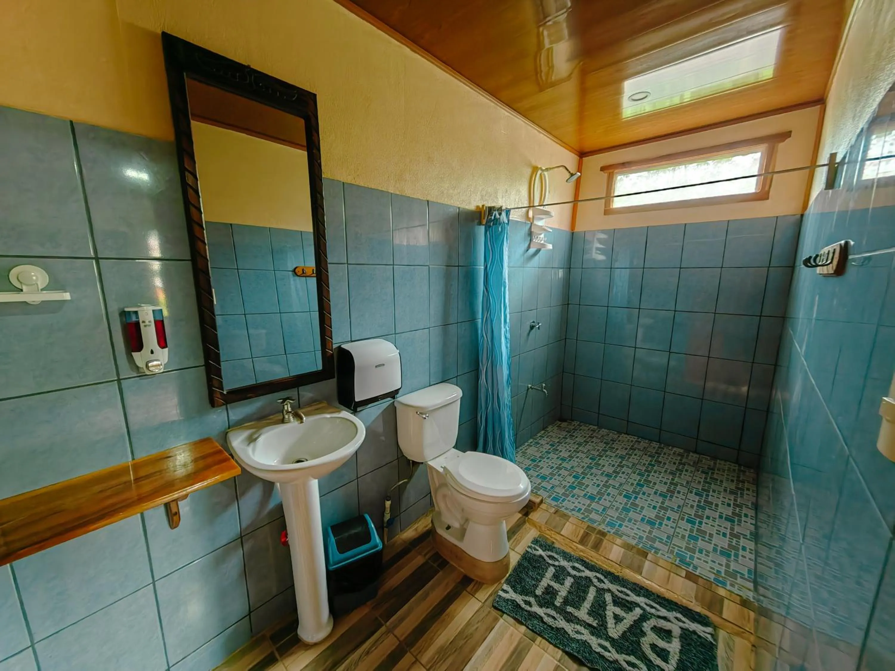 Bathroom in Hotel Casa Gitana Corcovado Tour operador