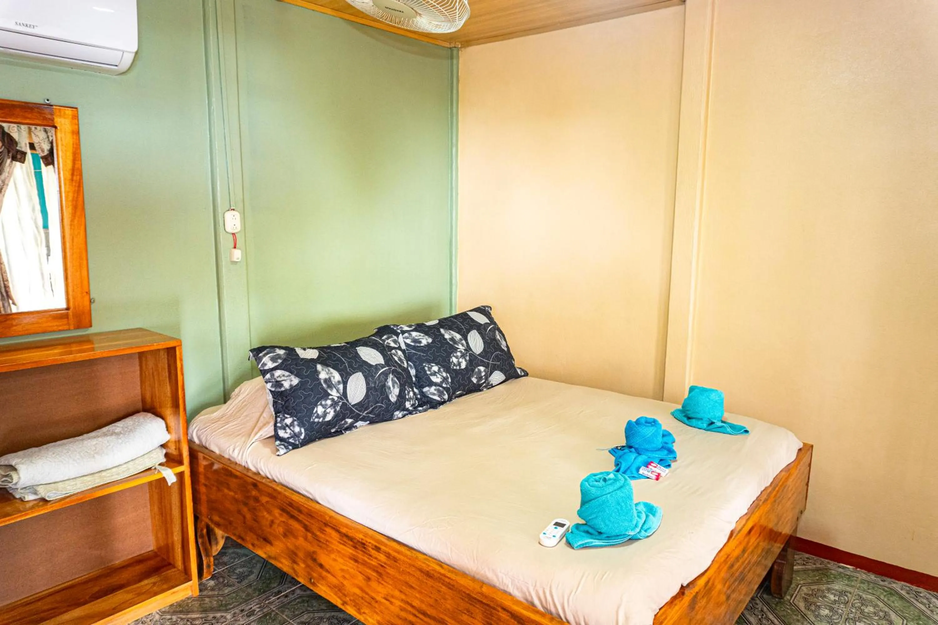 Bed in Hotel Casa Gitana Corcovado Tour operador