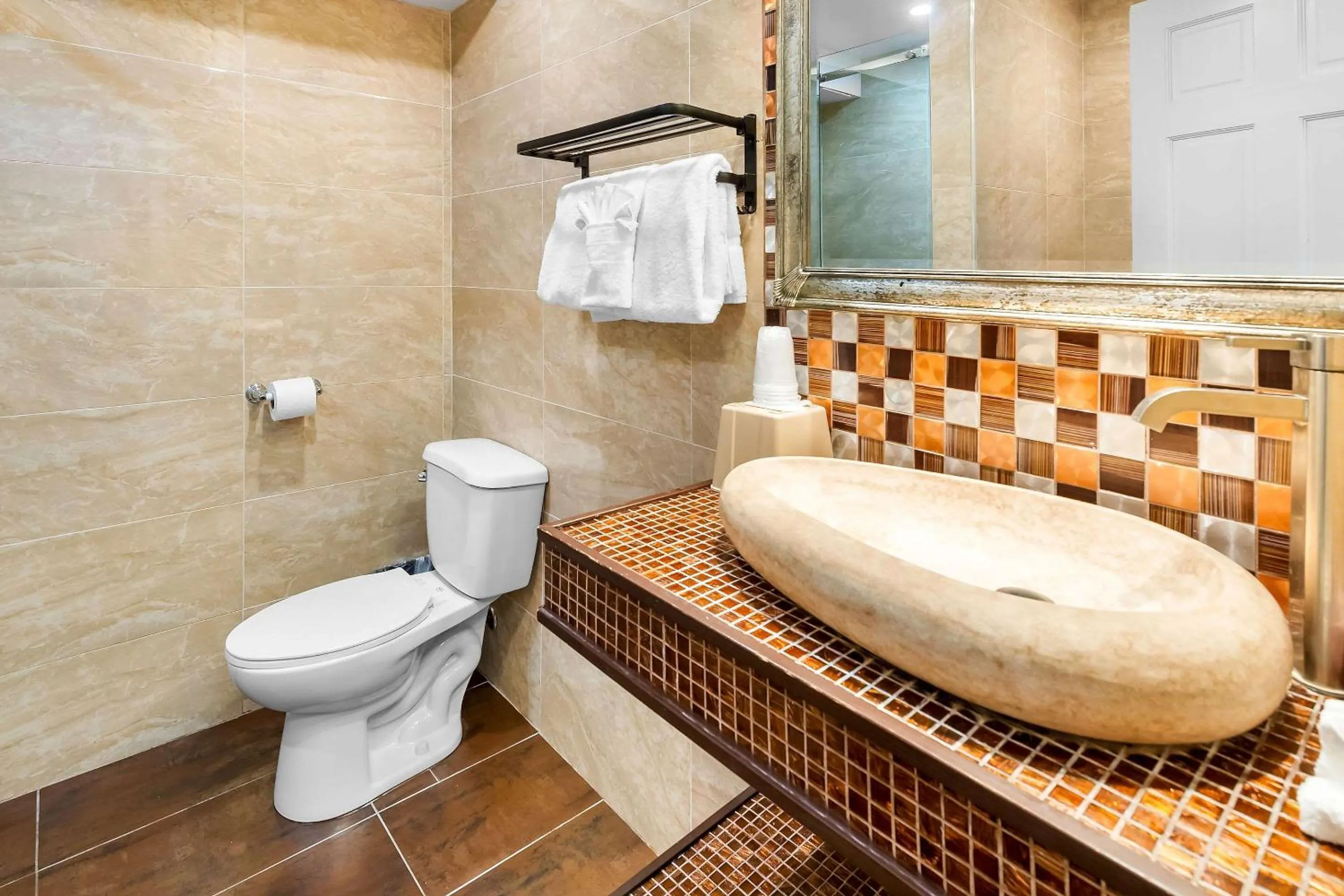 Bathroom in Rodeway Inn Capri