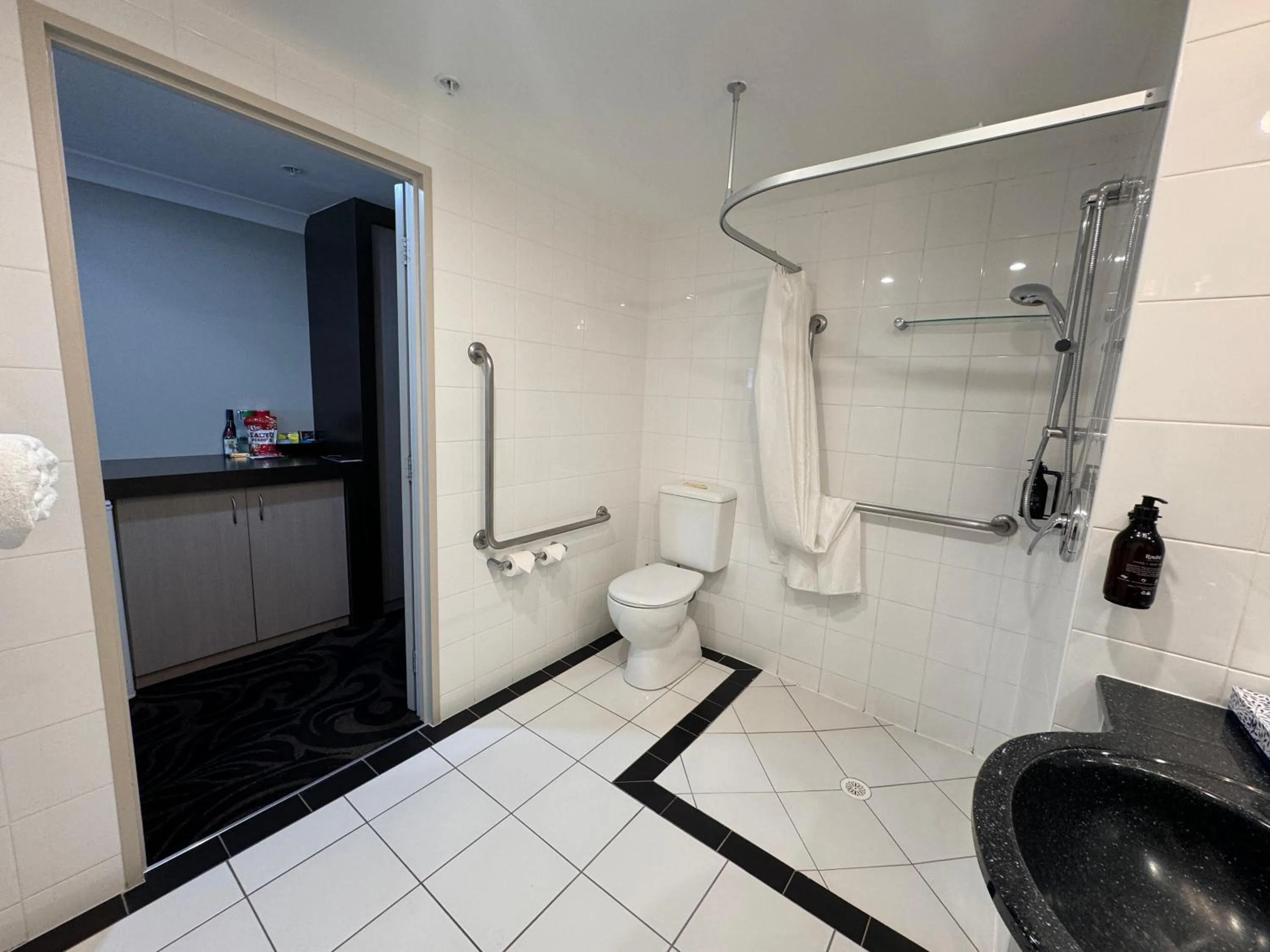 Bathroom in Millennium Hotel New Plymouth, Waterfront