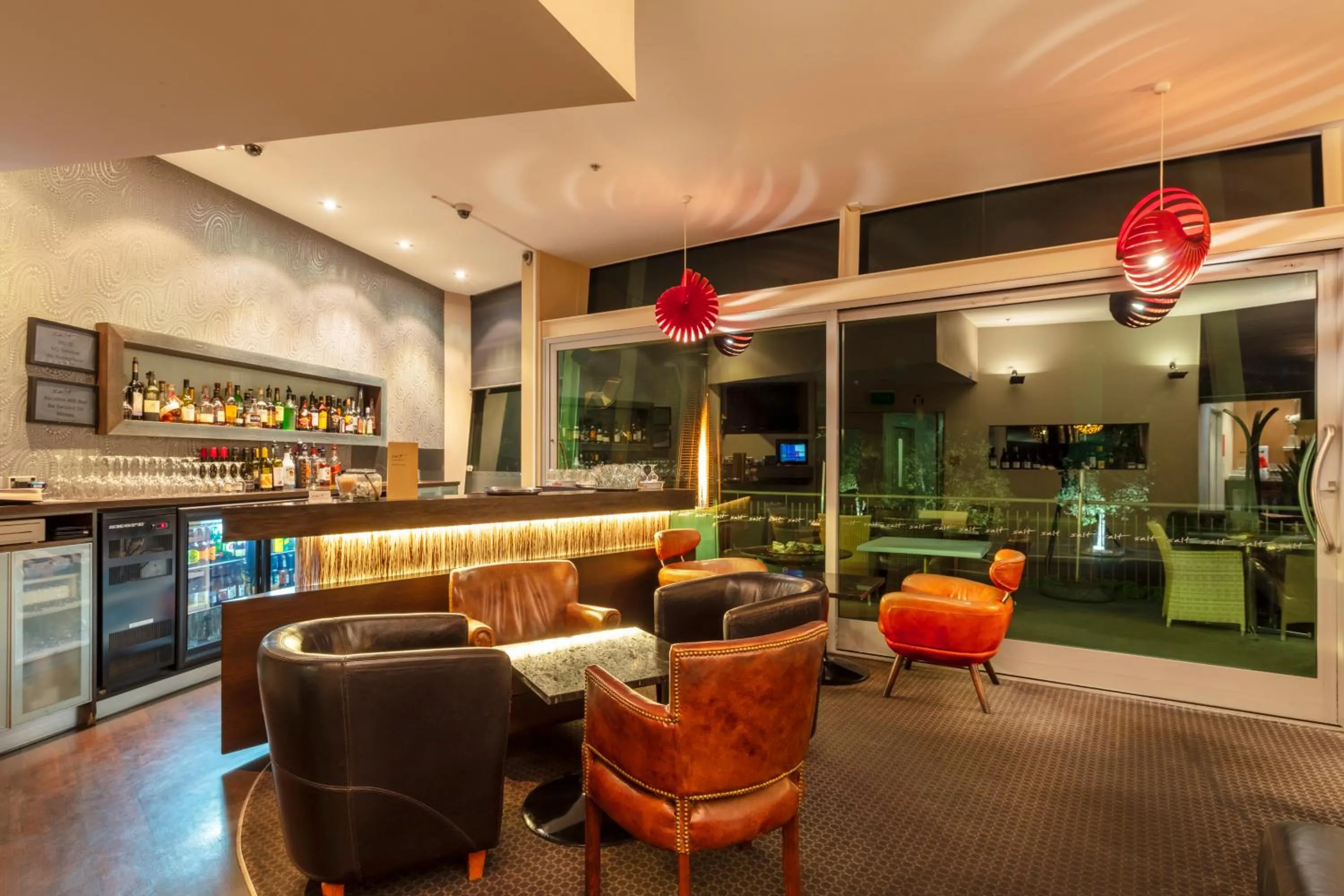 Lounge or bar in Millennium Hotel New Plymouth, Waterfront