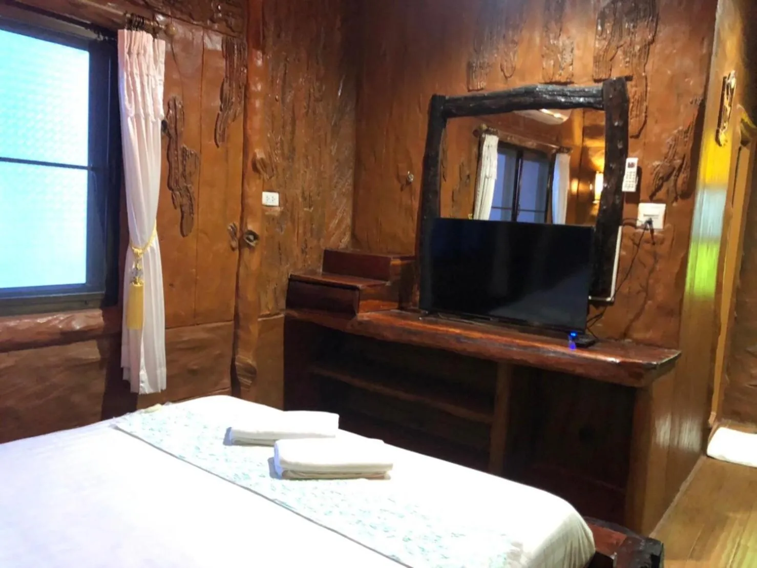 Bed in Saiyok River House