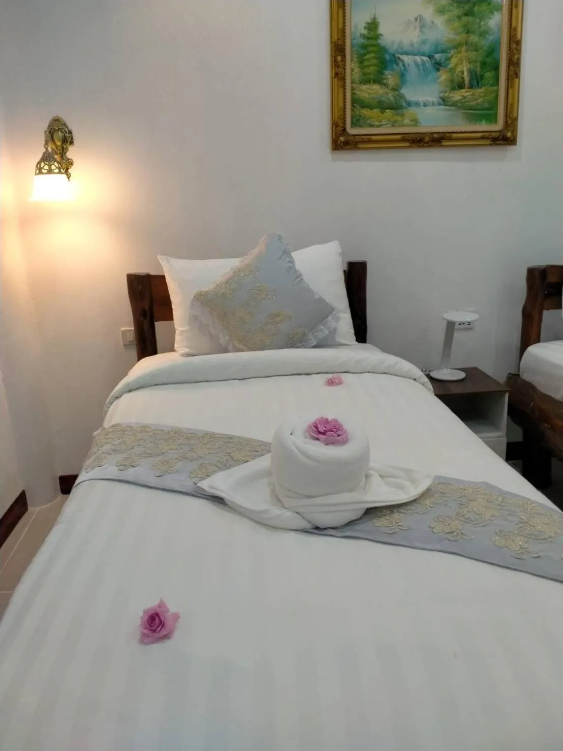 Bed in Saiyok River House