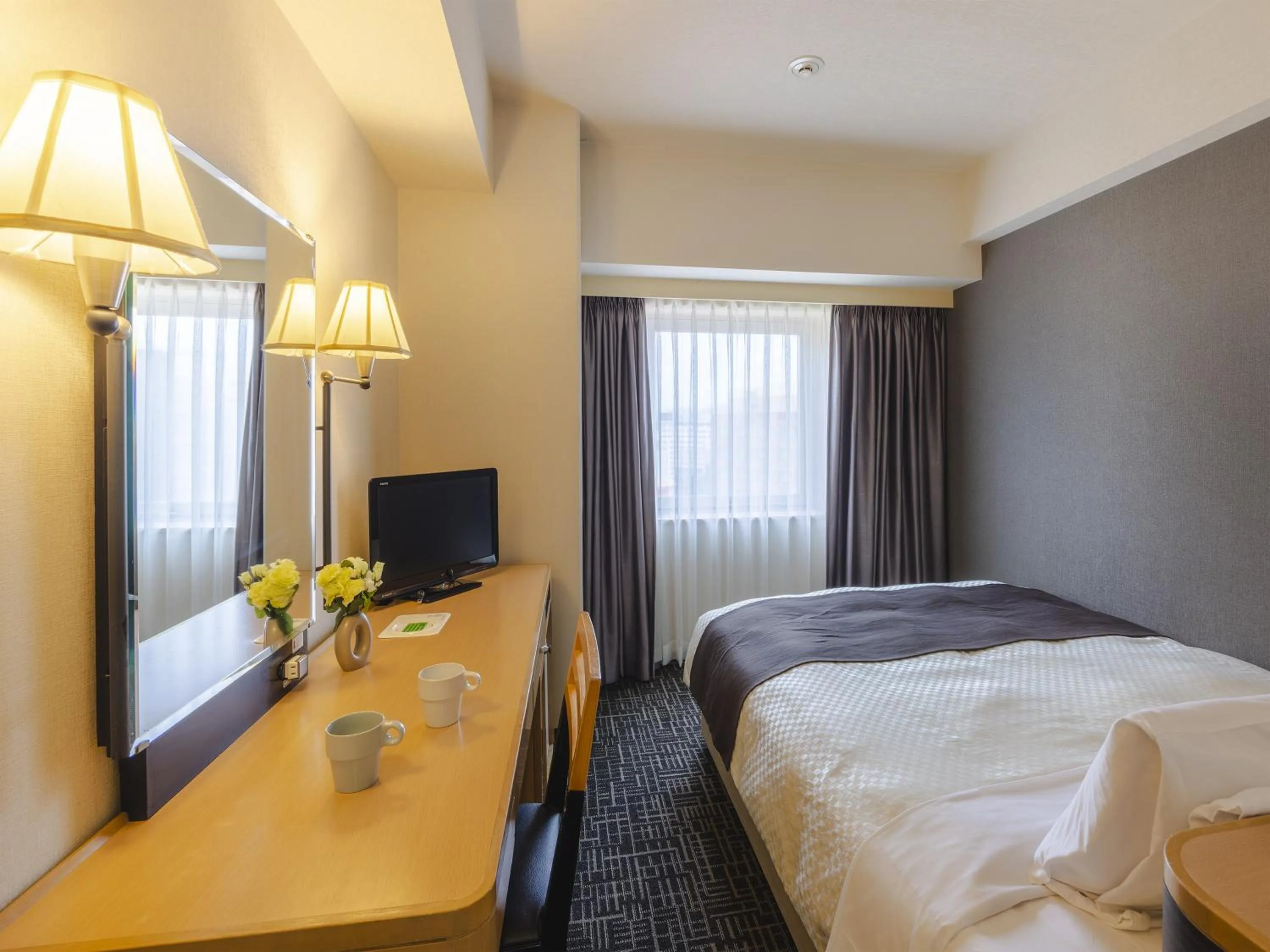 Photo of the whole room, Bed in Canal City Fukuoka Washington Hotel