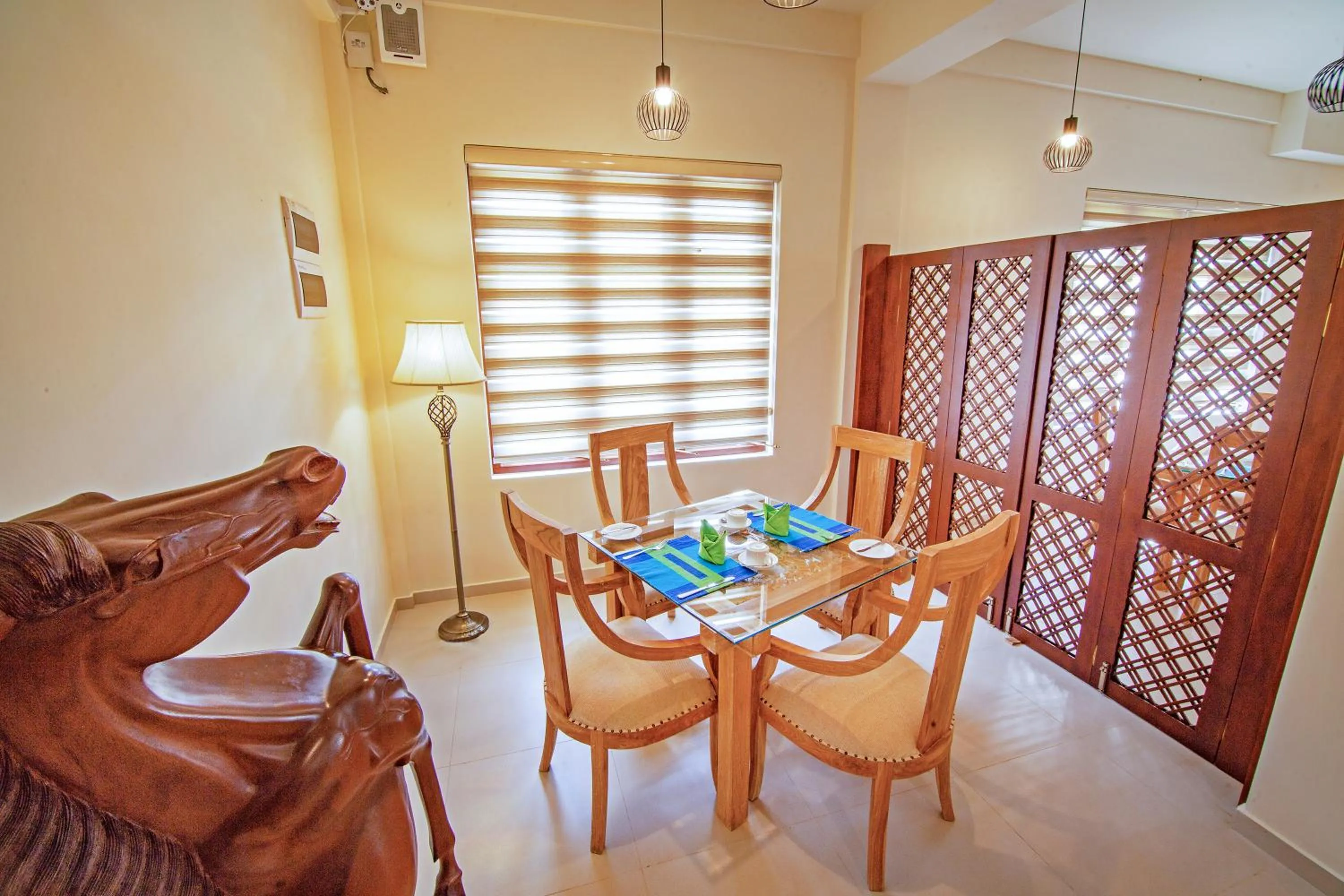 Restaurant/places to eat in Rivora Residence