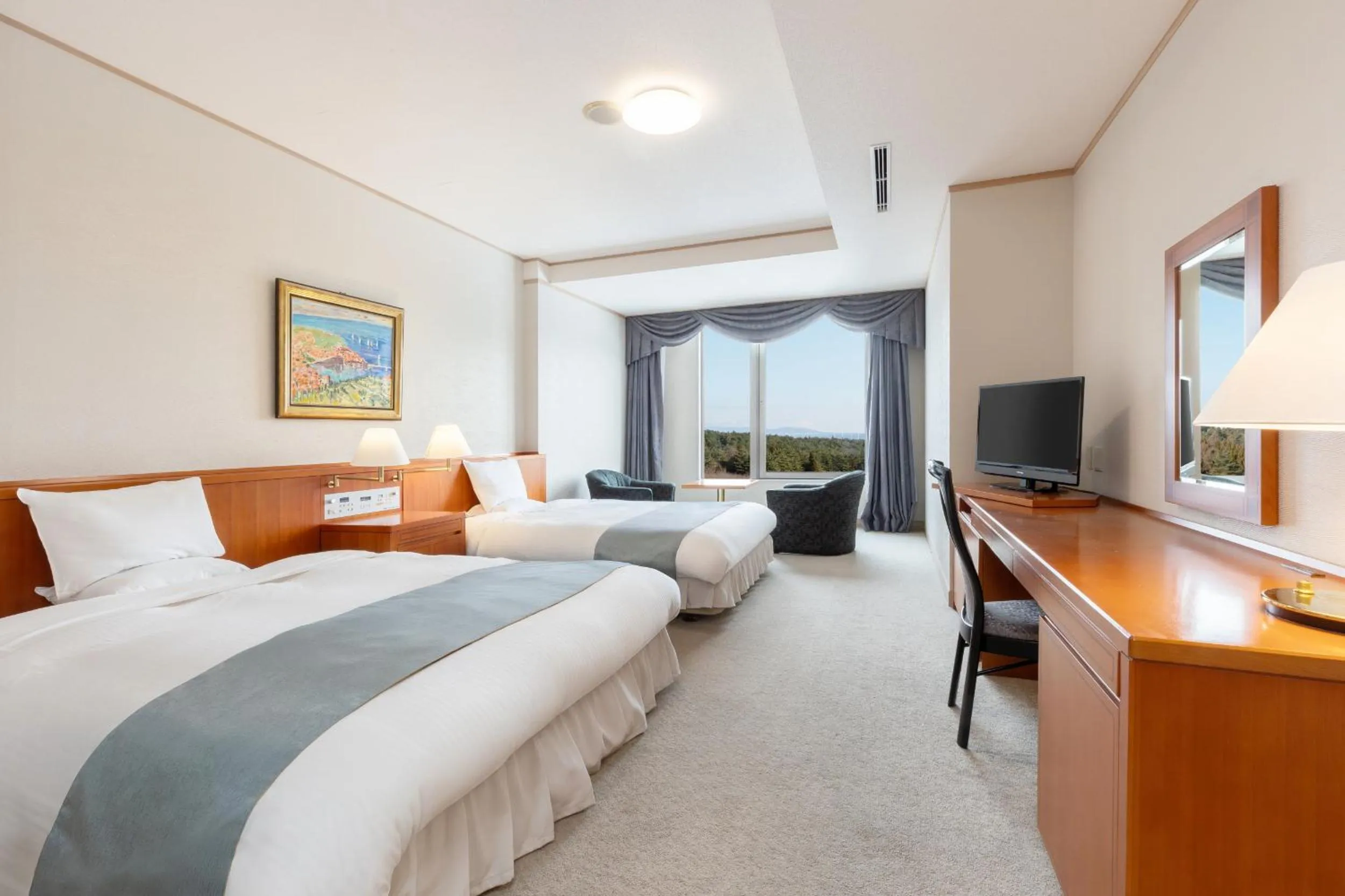 Photo of the whole room, Bed in KAMENOI HOTEL Aomori Makado