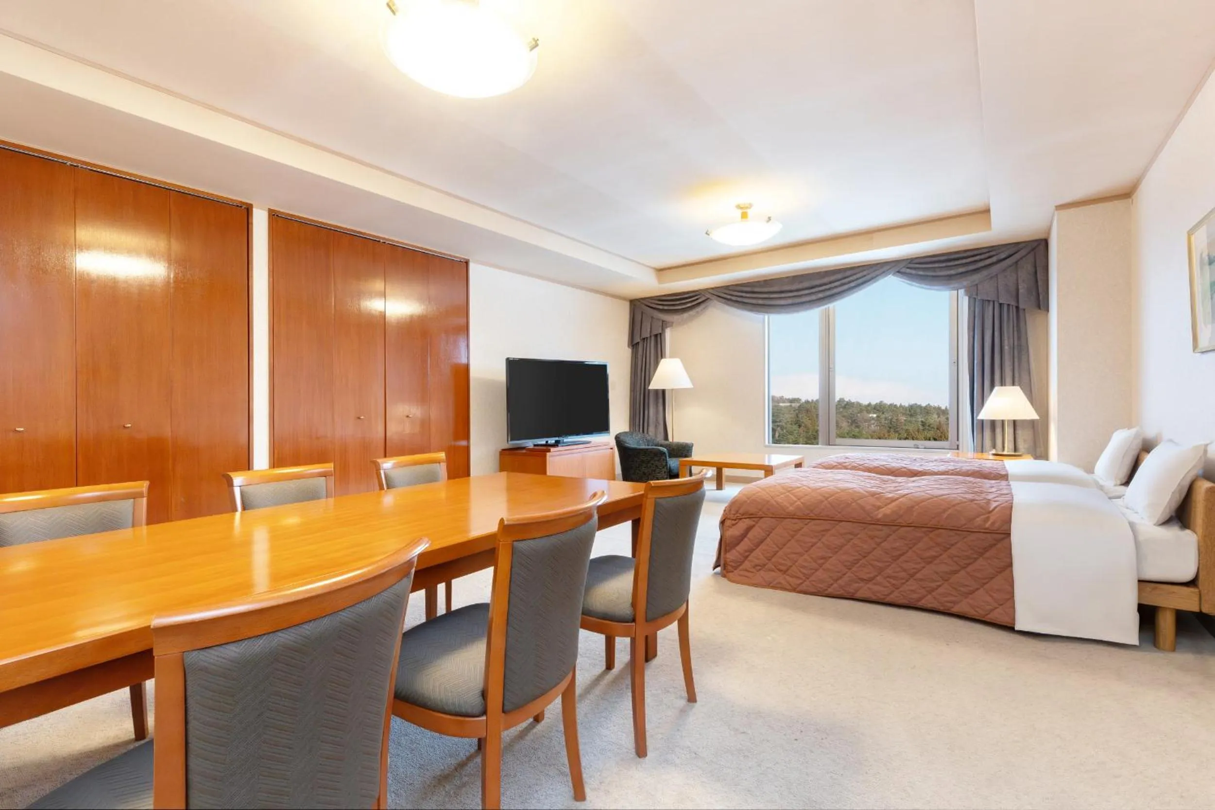 Photo of the whole room, Bed in KAMENOI HOTEL Aomori Makado