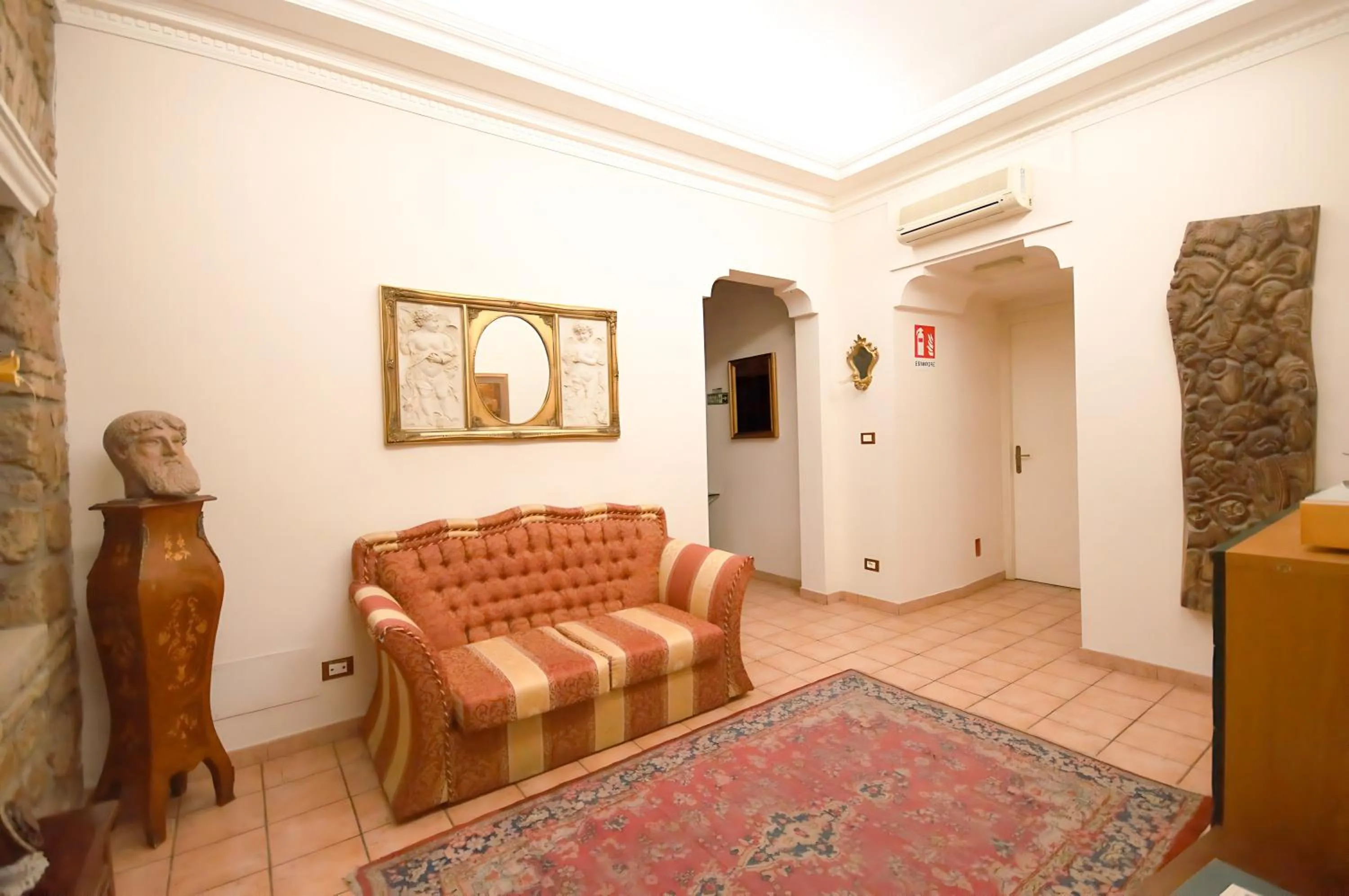 Seating area in Hotel Alexis