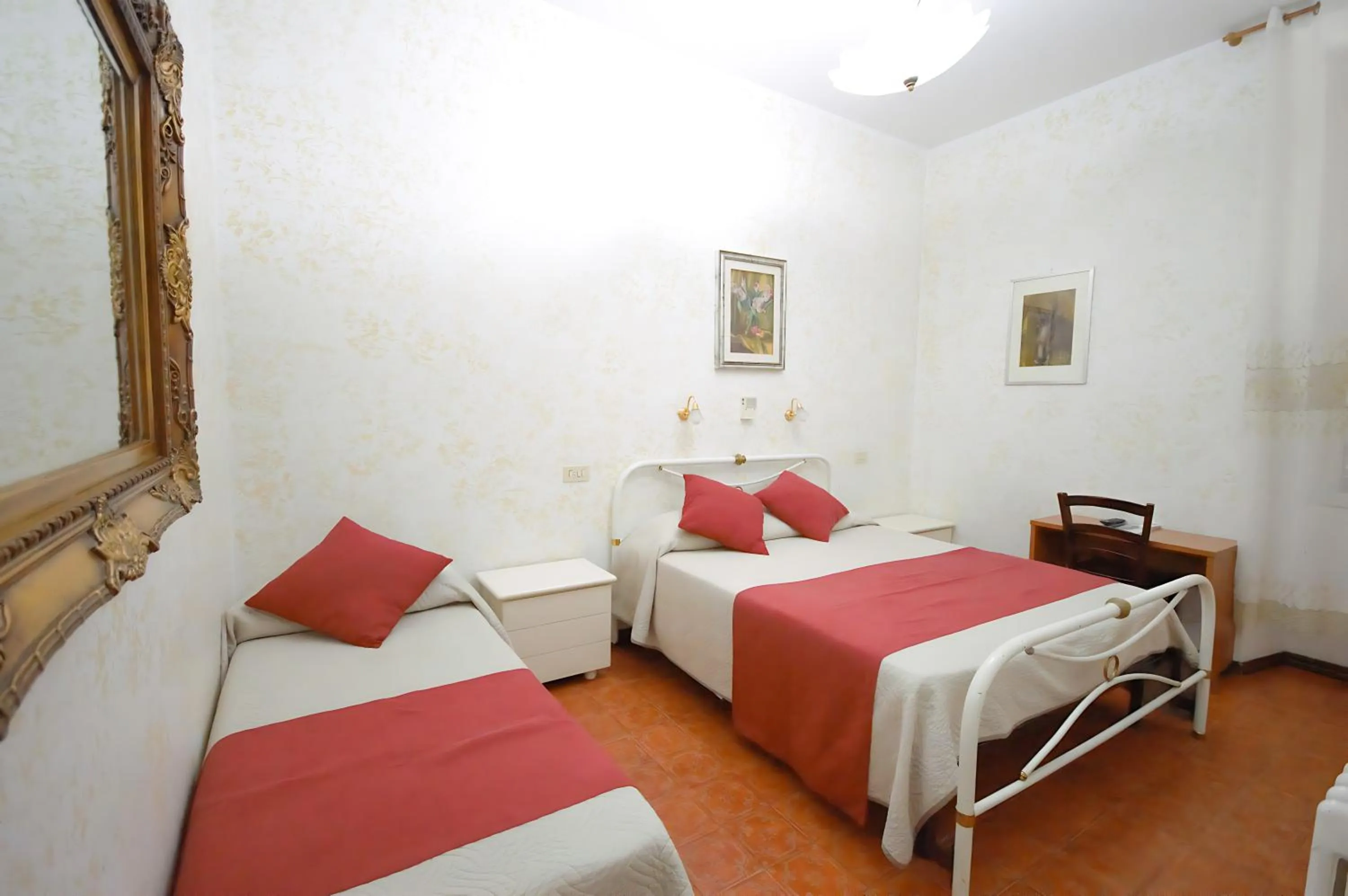 Bedroom, Bed in Hotel Alexis