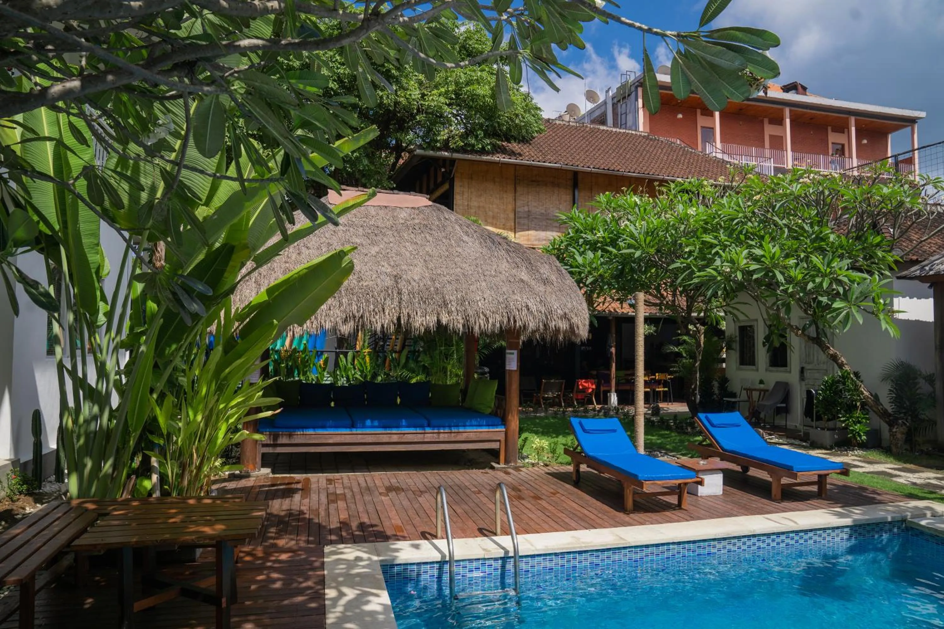 Swimming pool in Easy Surf Camp