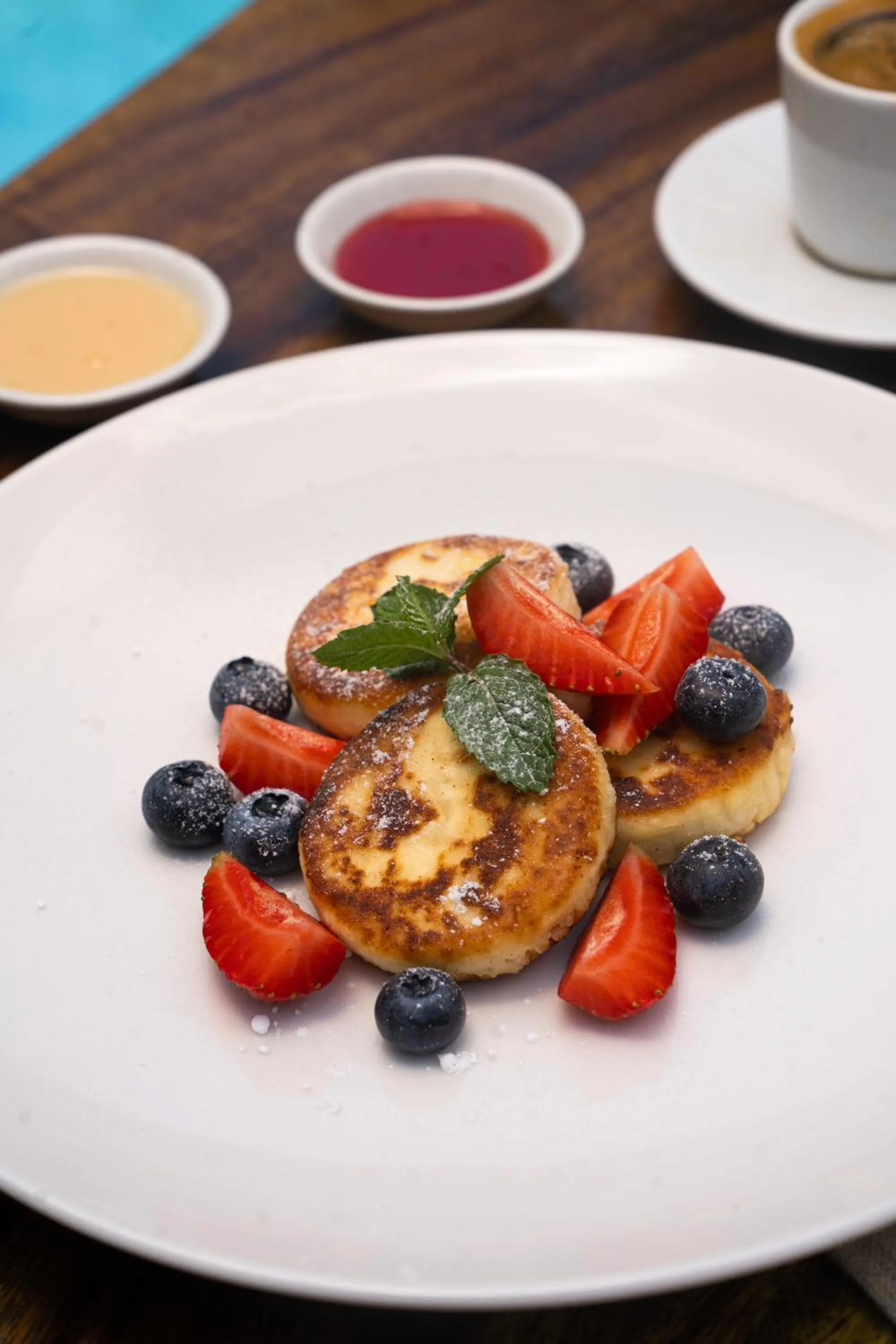 Food and drinks in Easy Surf Camp