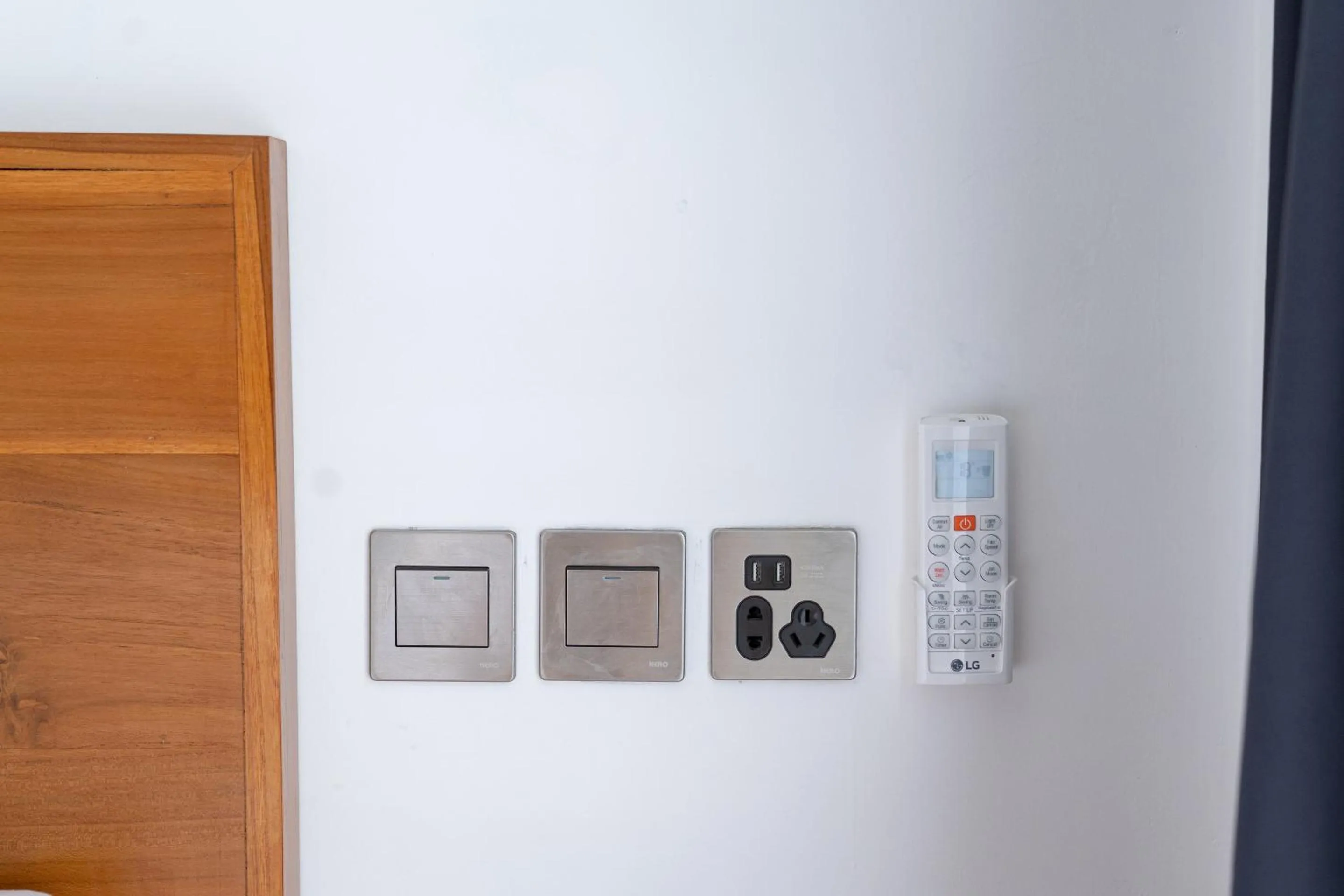 Logo/Certificate/Sign in Easy Surf Camp