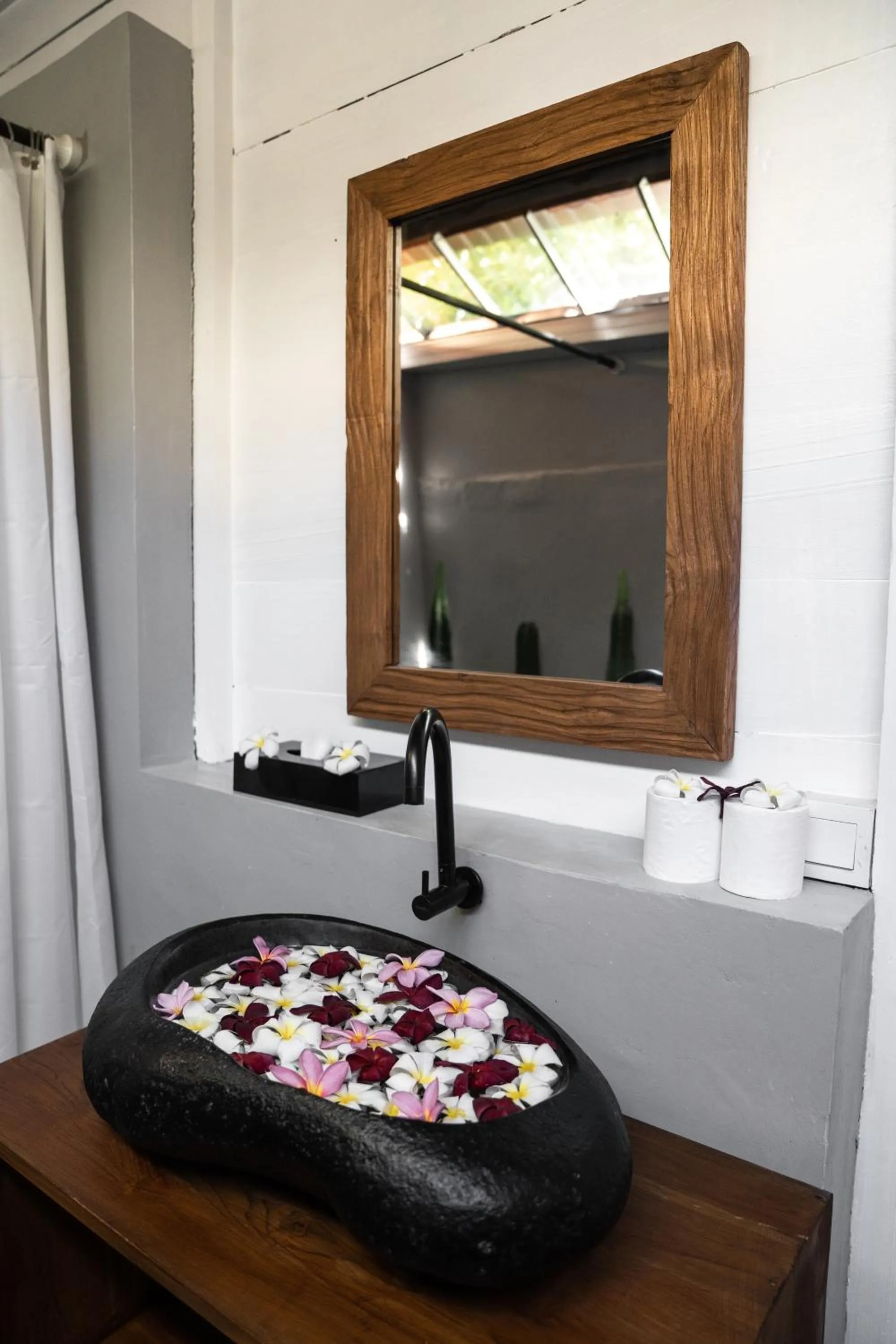 Bathroom in Easy Surf Camp