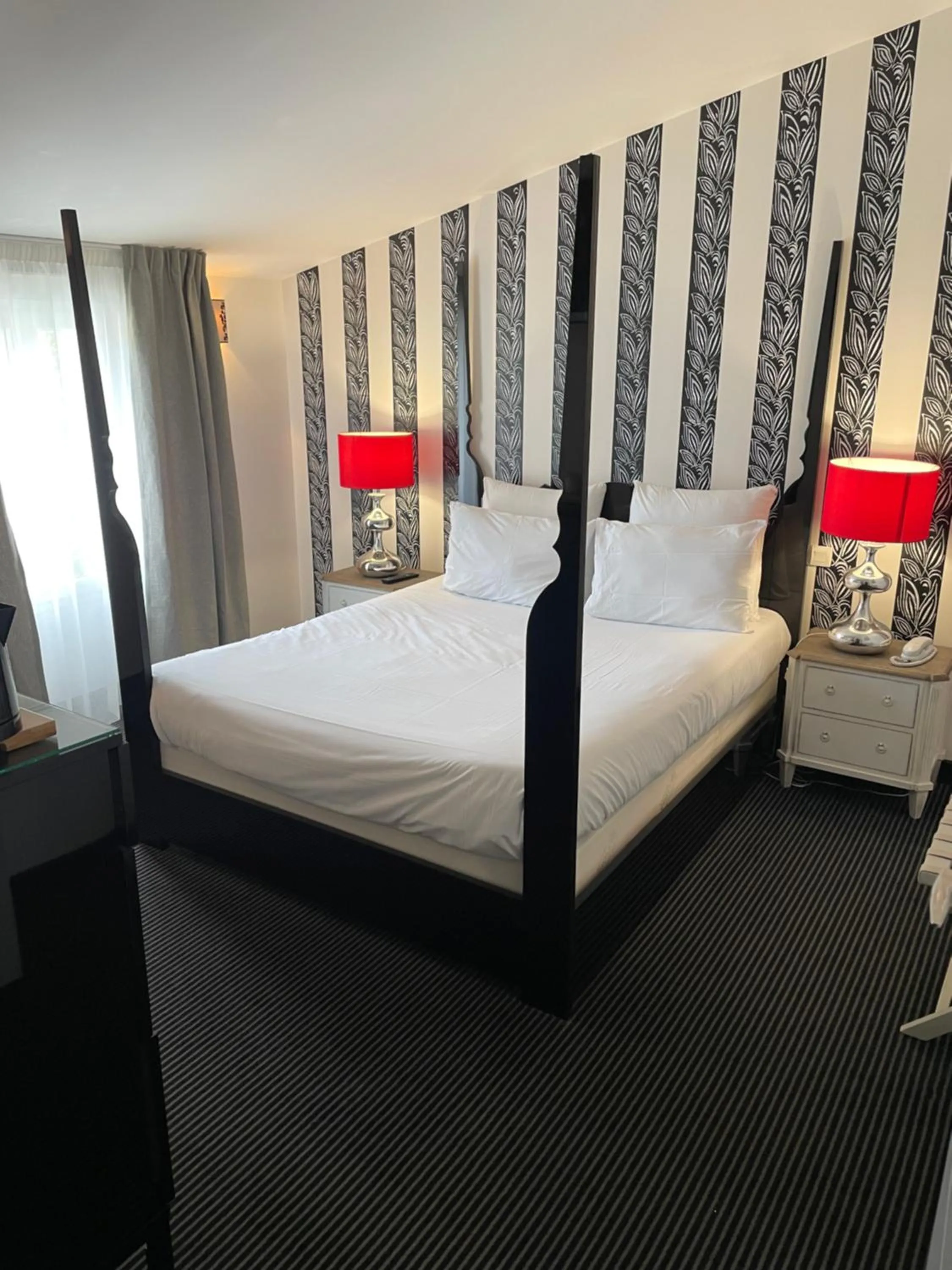 Bed in Hôtel Le Martray