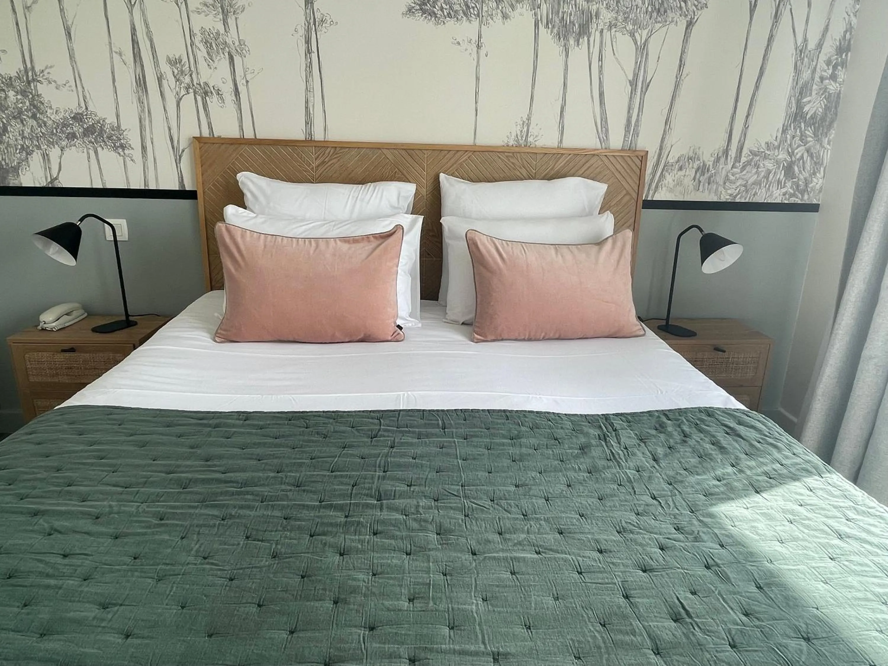 Bed in Hôtel Le Martray