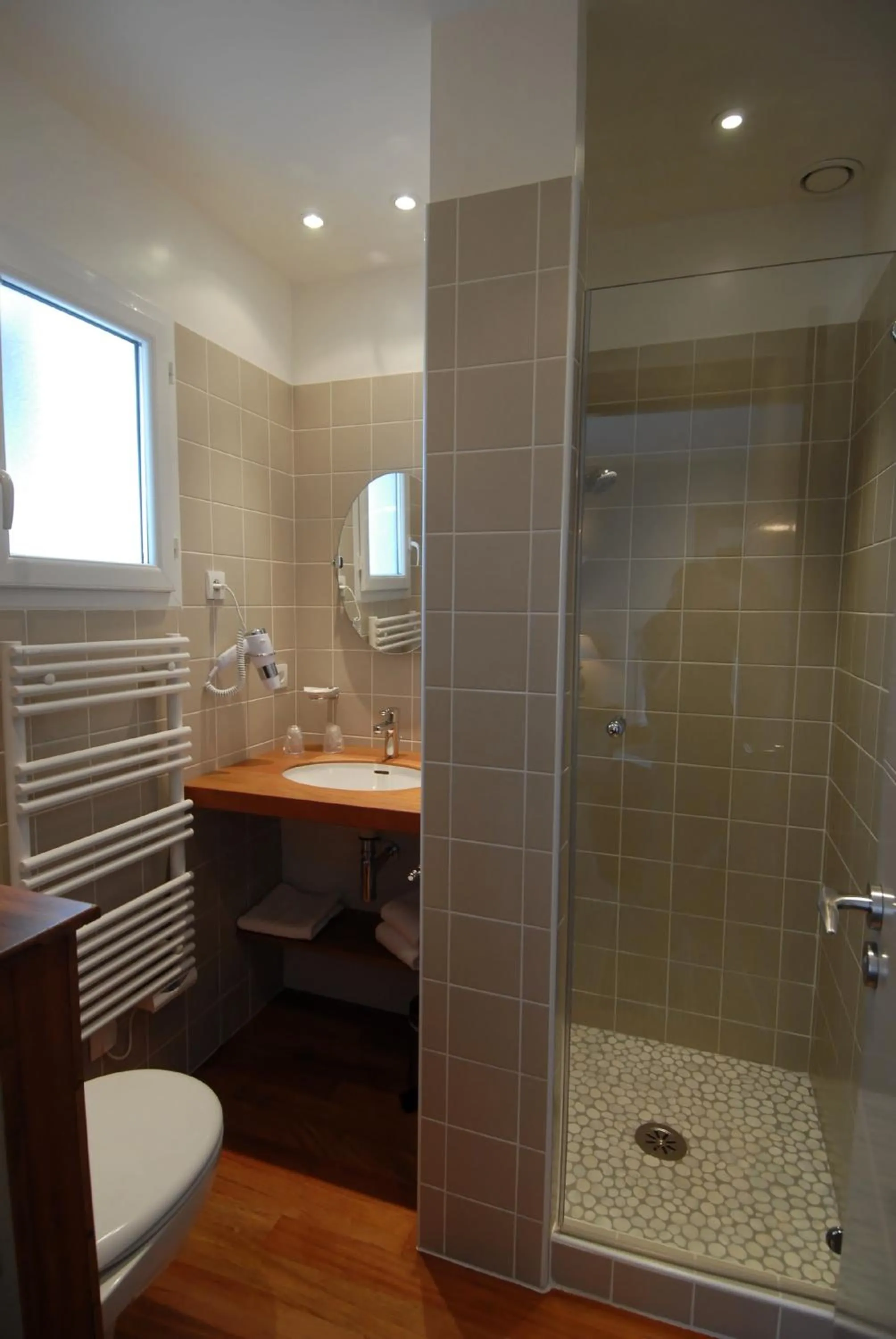 Bathroom in Hôtel Le Martray