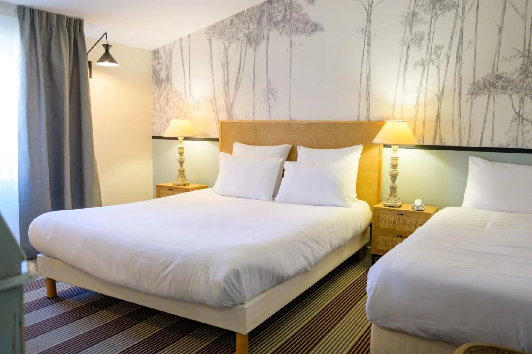 Bed in Hôtel Le Martray