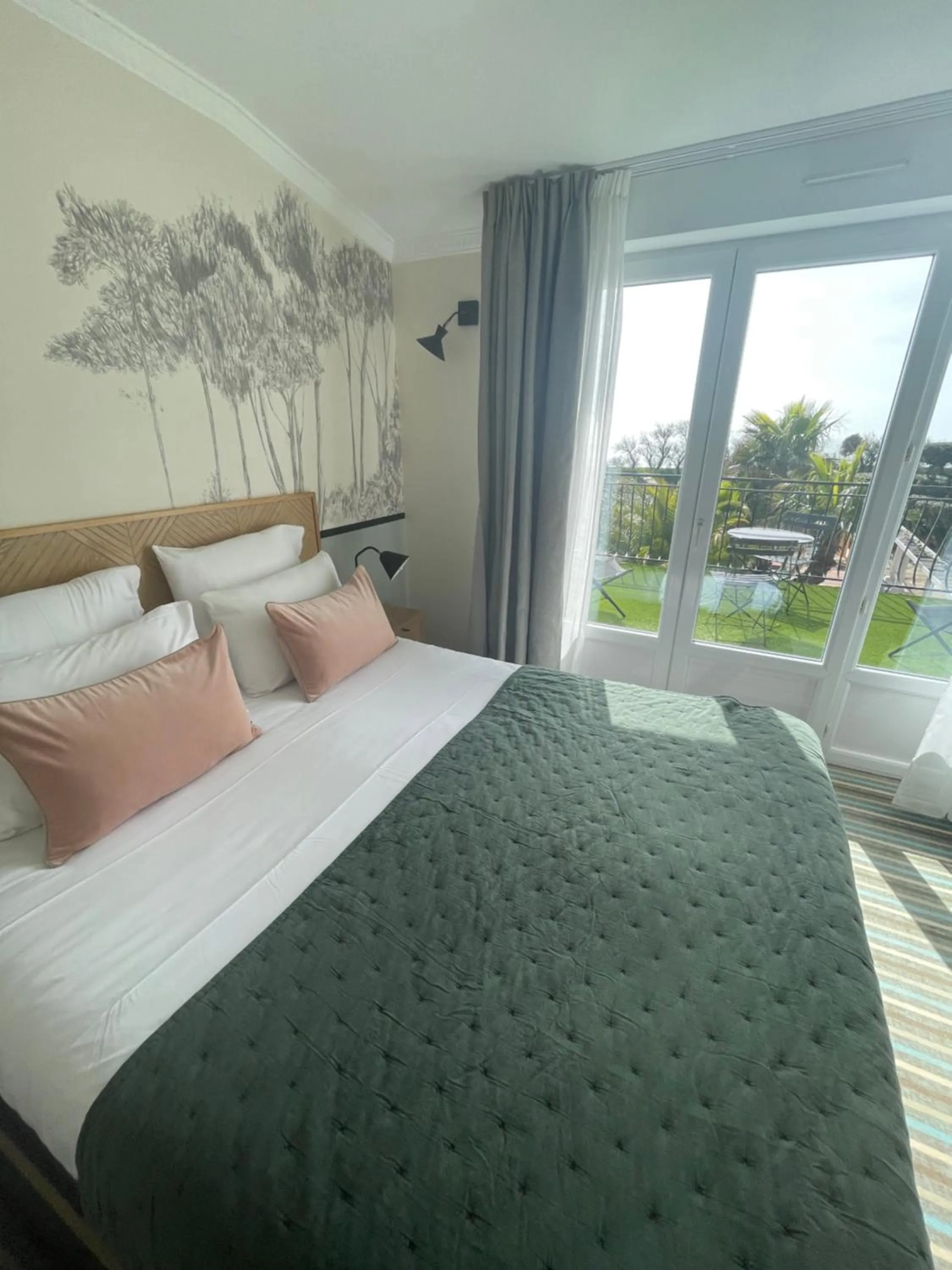 Photo of the whole room, Bed in Hôtel Le Martray