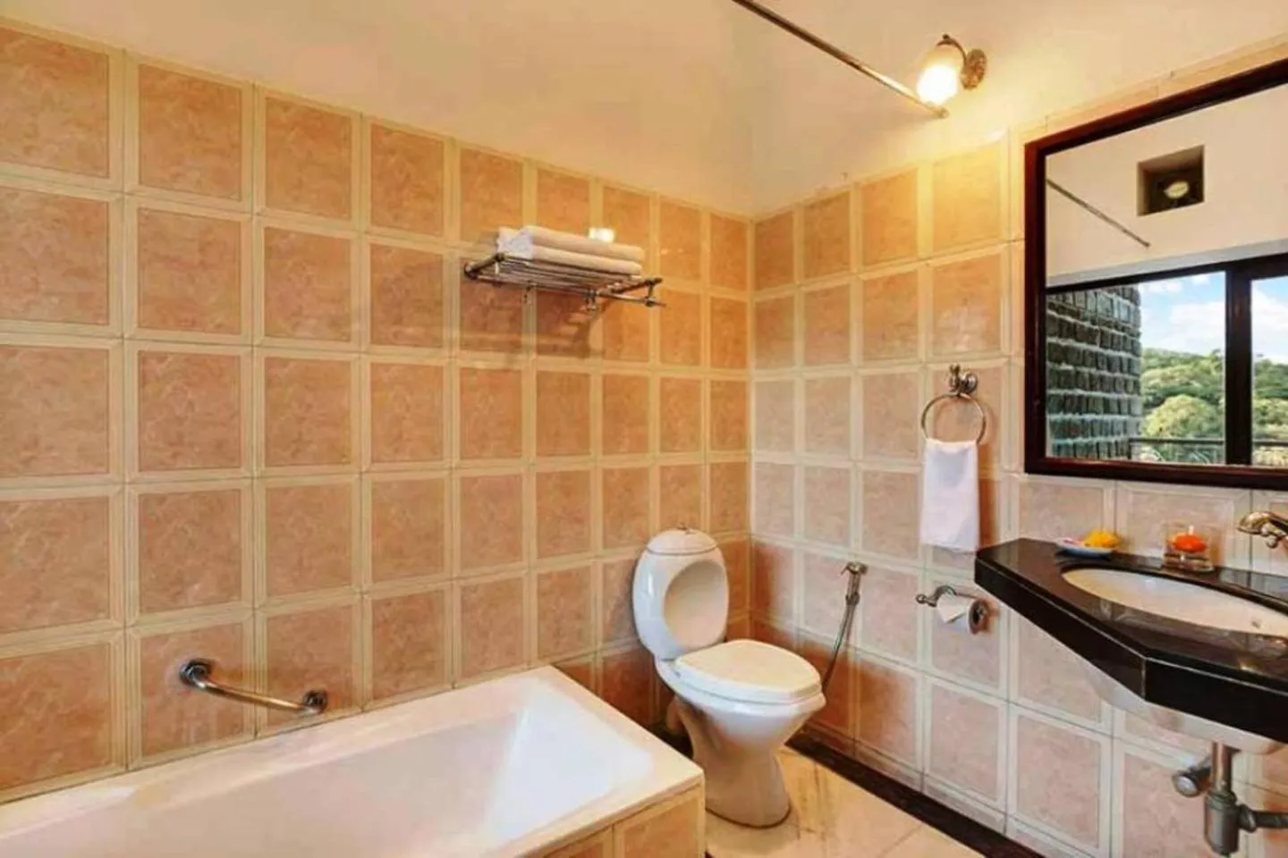 Shower in Kesar Bhawan Palace