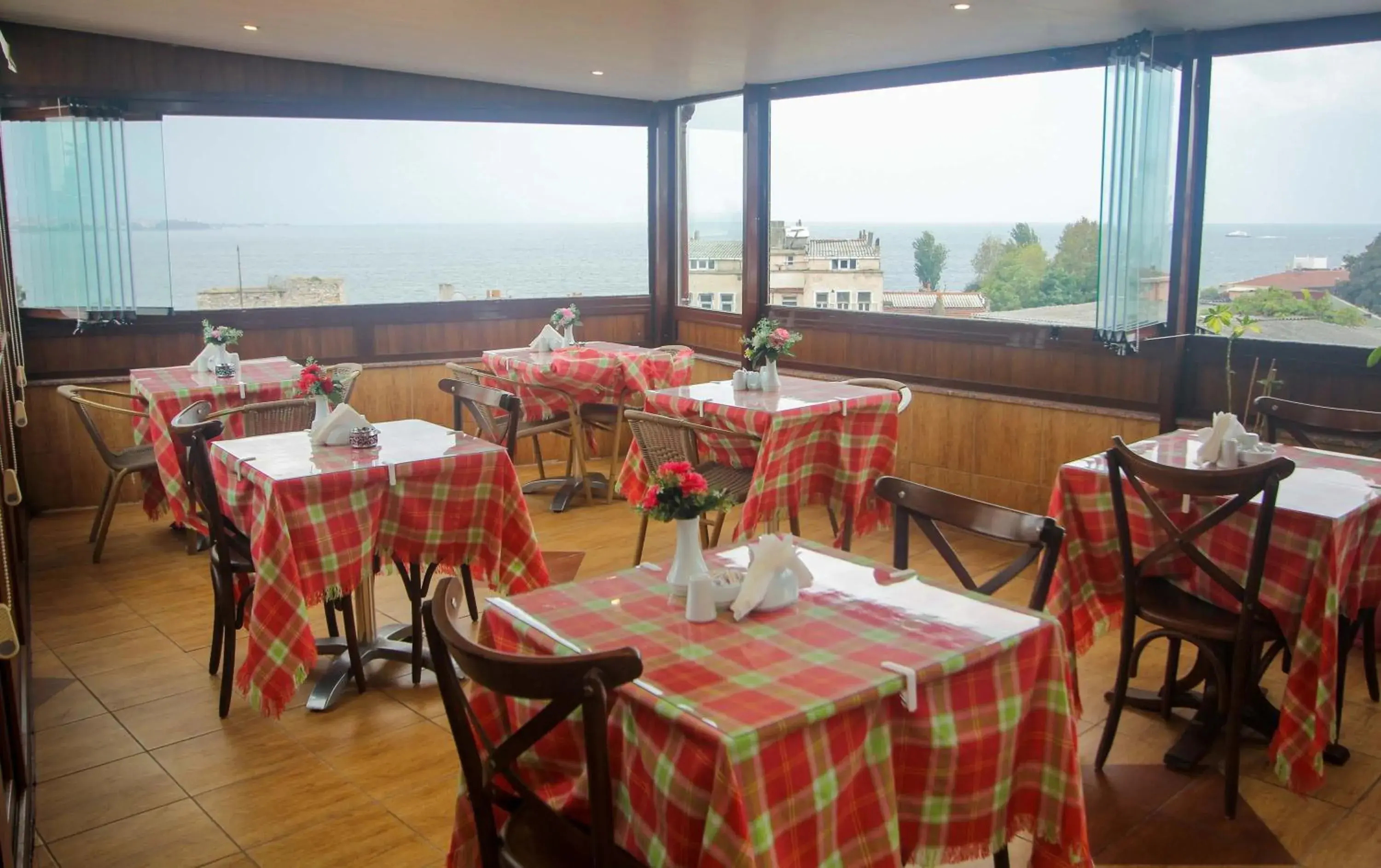 Restaurant/places to eat in Esans Hotel - Special Category Restaurant/places to eat in Esans Hotel - Special Category