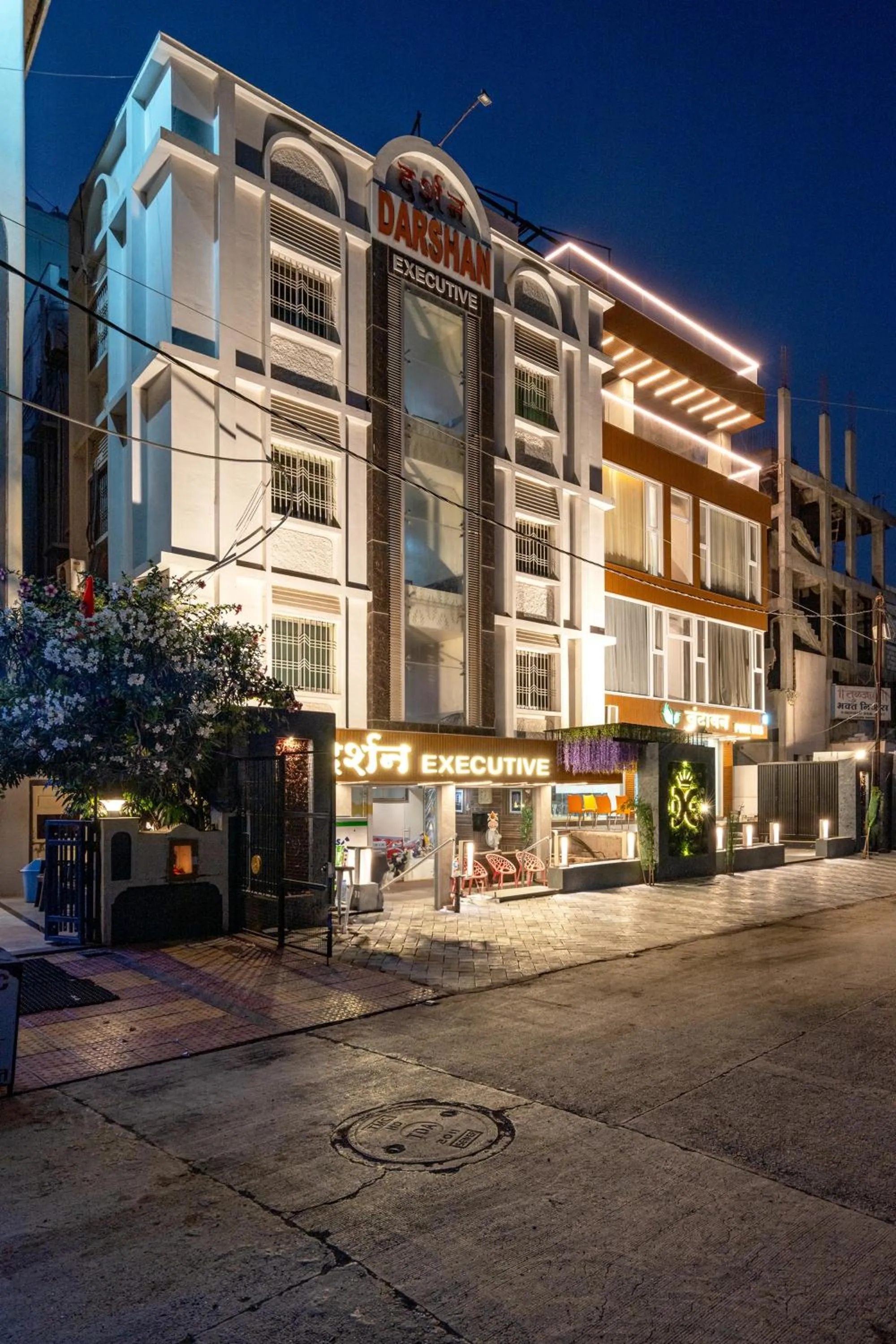 Property building in Hotel Darshan Executive