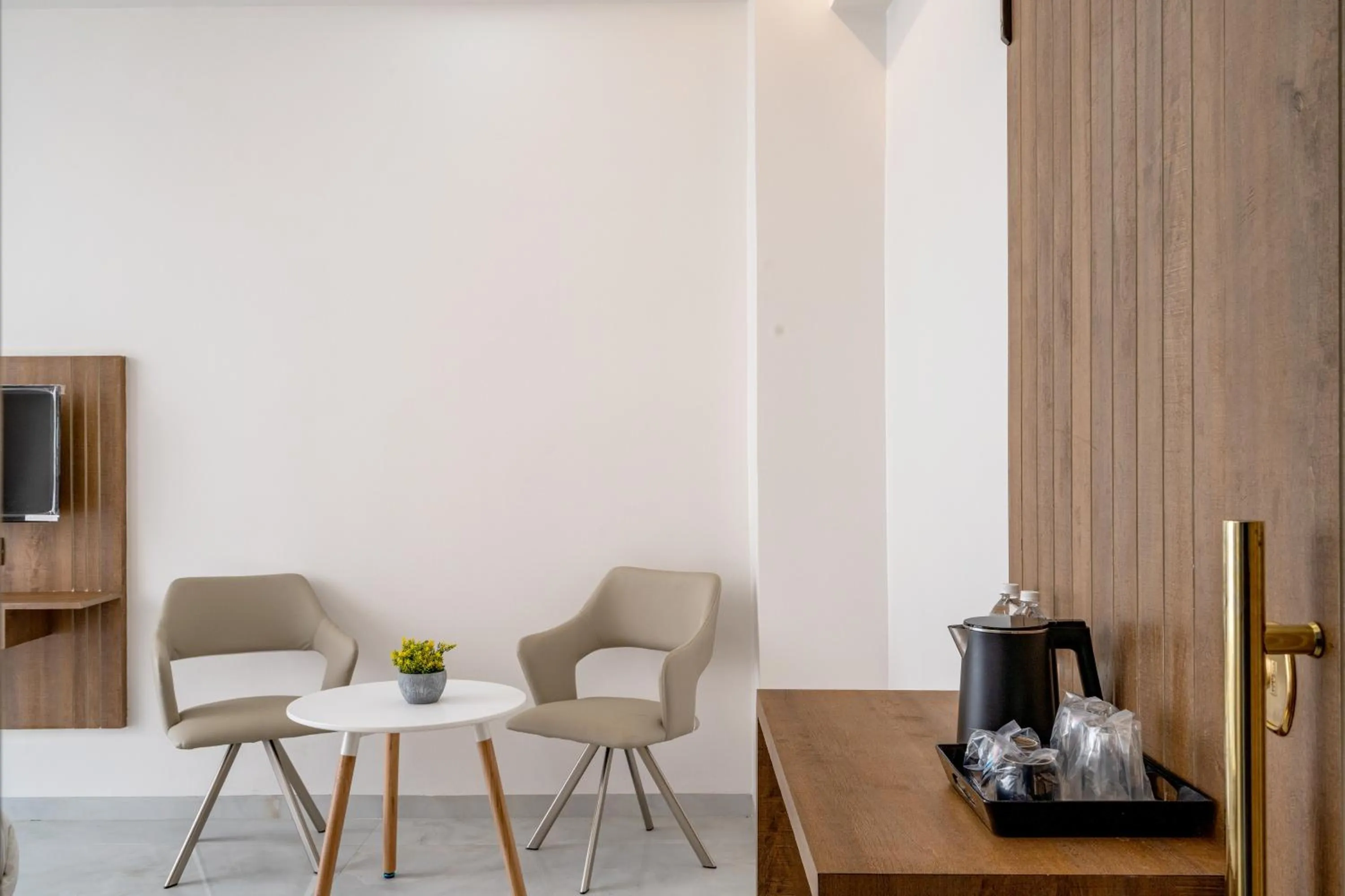 Coffee/tea facilities in Hotel Darshan Executive