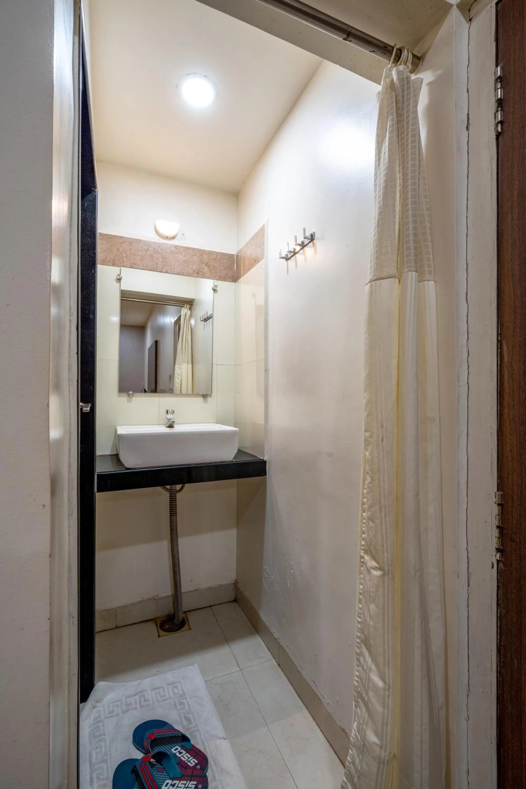 Bathroom in Hotel Darshan Executive