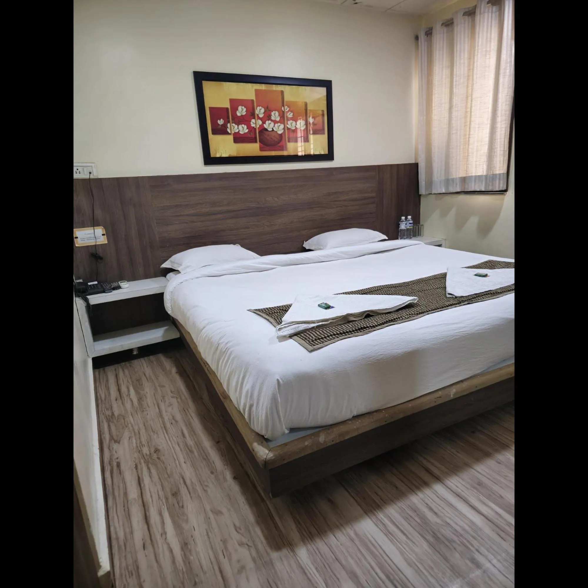 Photo of the whole room, Bed in Hotel Darshan Executive