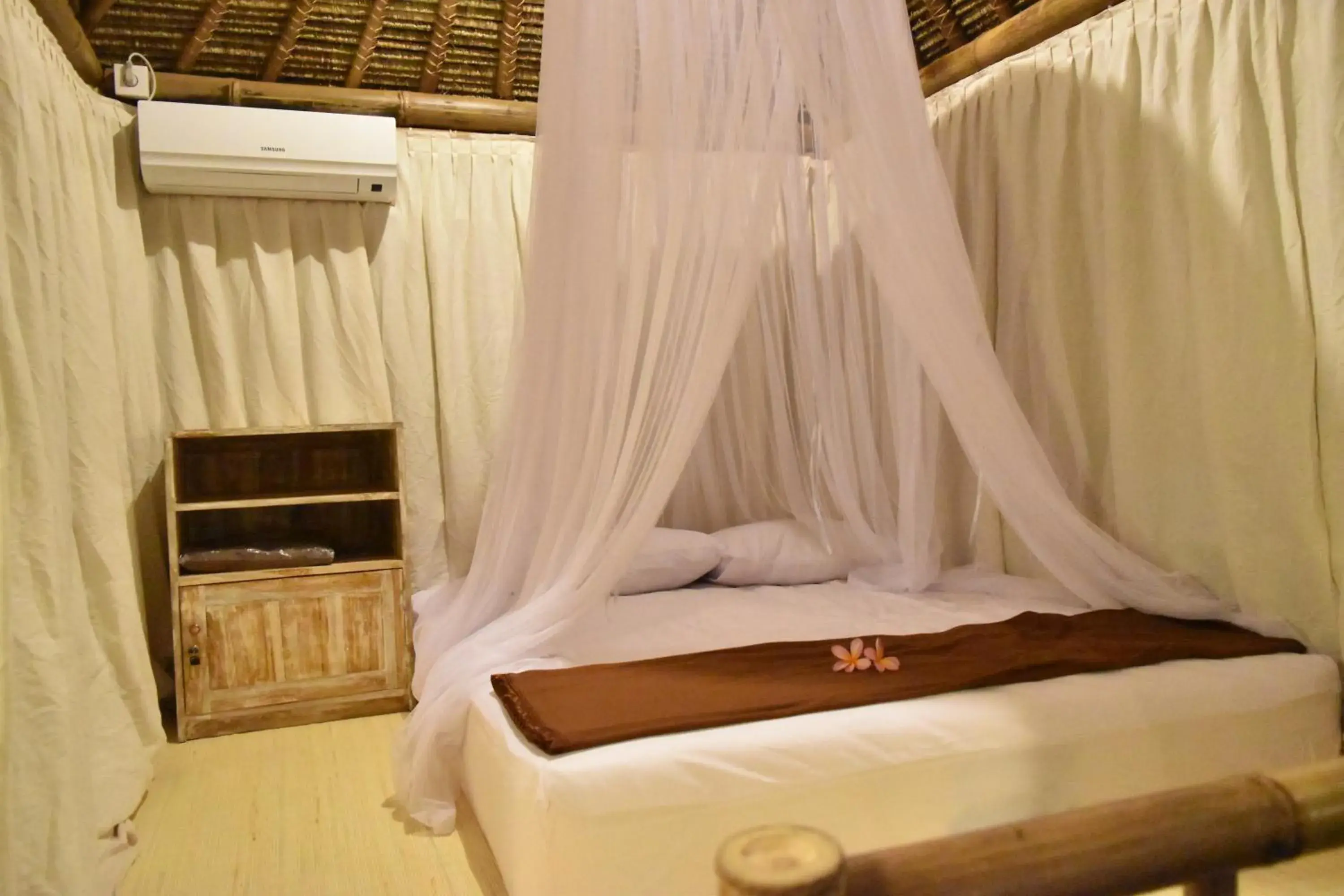 Double Room with Shared Bathroom in Salty Shakas Bamboo Stay Canggu Double Room with Shared Bathroom in Salty Shakas Bamboo Stay Canggu