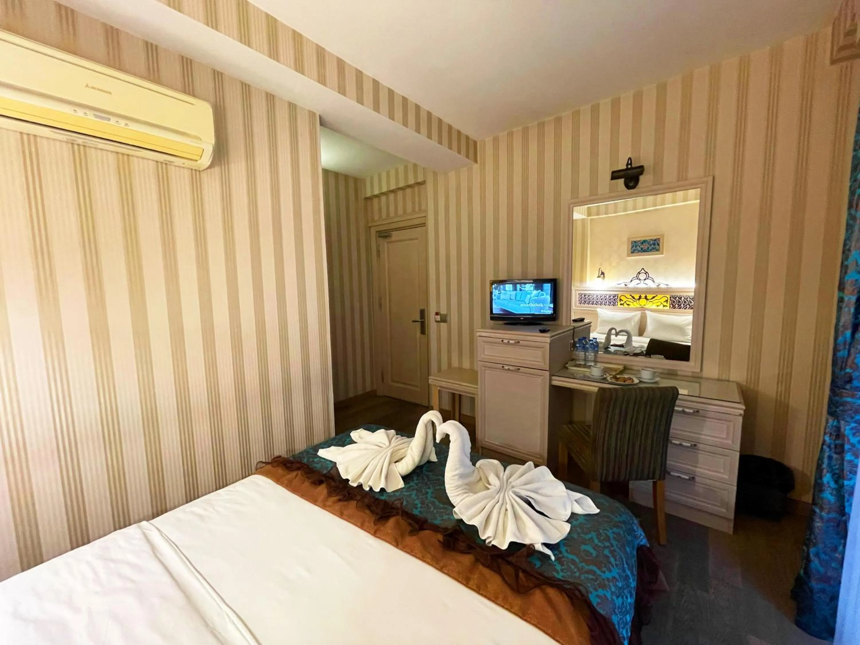 TV and multimedia, Bed in Hotel Novano
